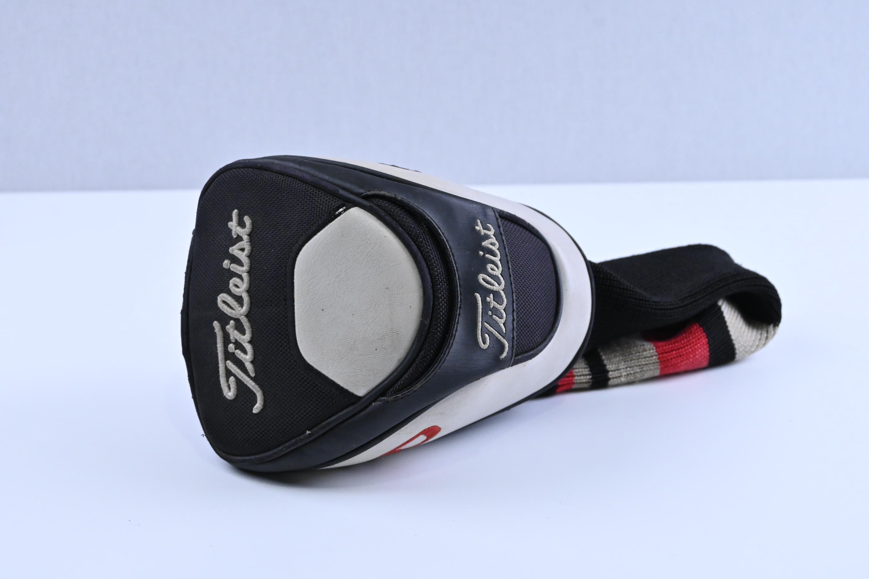 Titleist 910 D2 Driver / 10.5 Degree / Regular Flex Diamana Ilima 61 Shaft