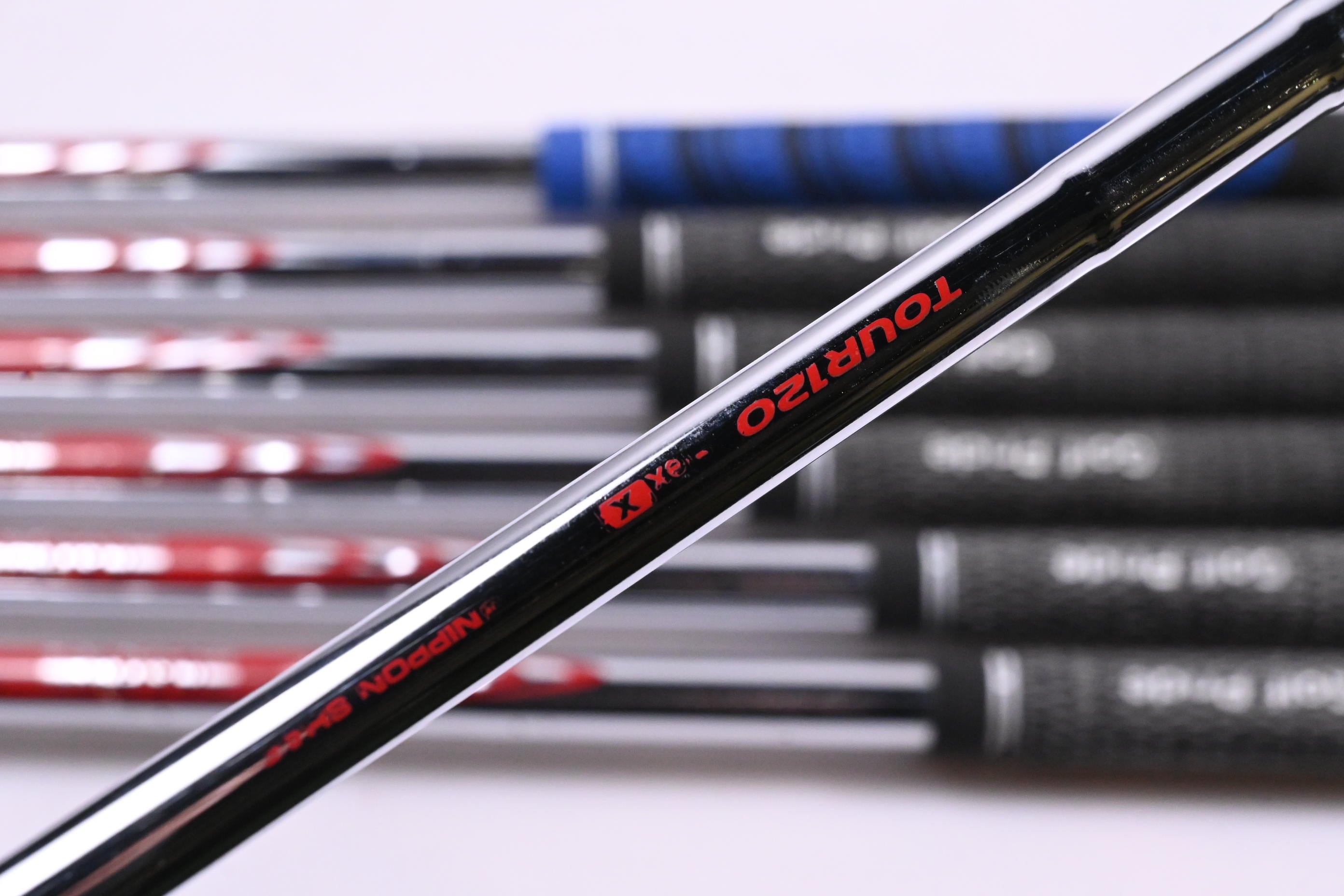 Wilson Staff Model Blade 2024 Irons / 4-PW / X-Flex N.S.Pro Modus³ Tour 120