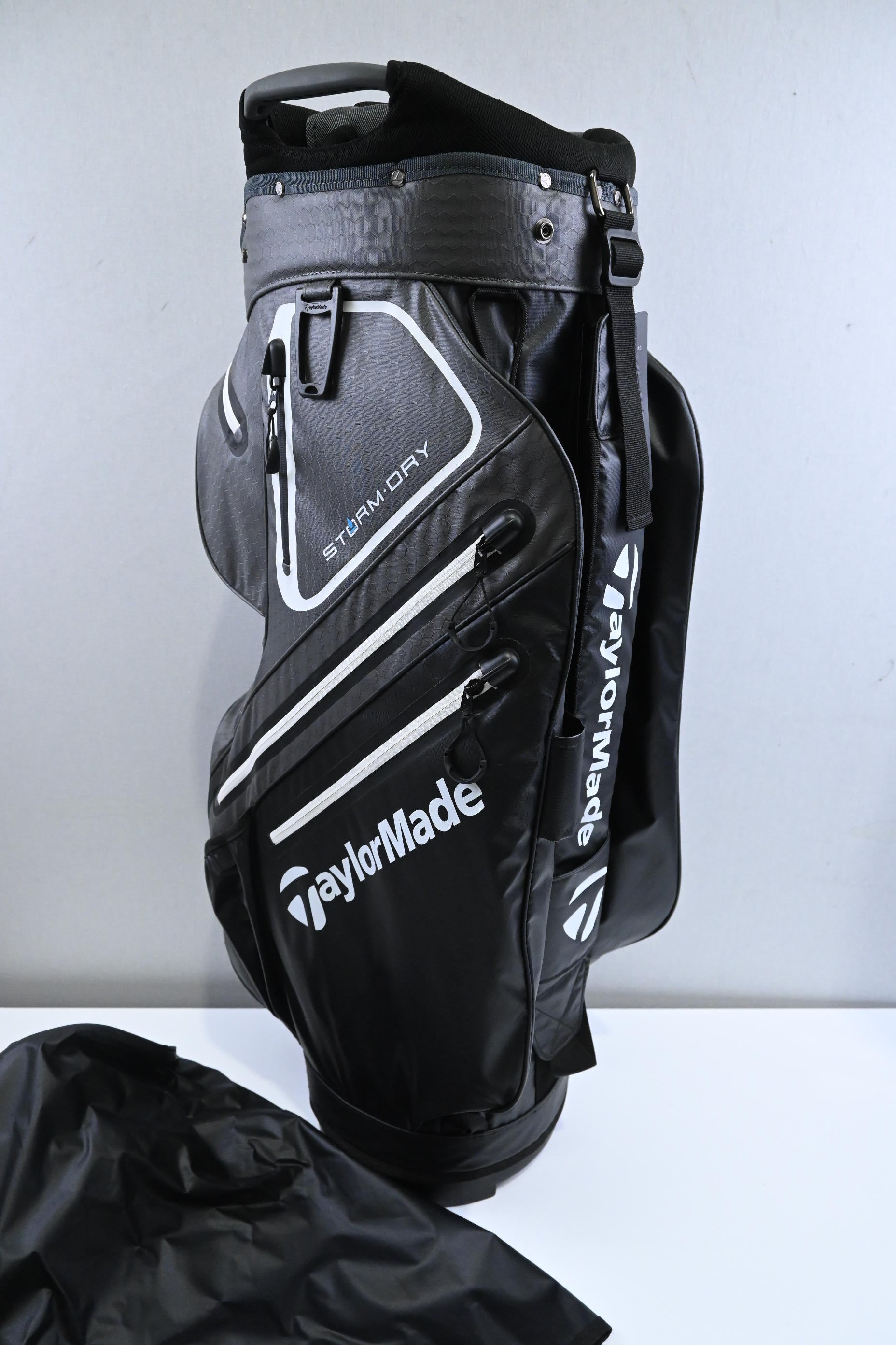 Taylormade Storm Dry Cart Bag / 14-Way Divider / Black, White