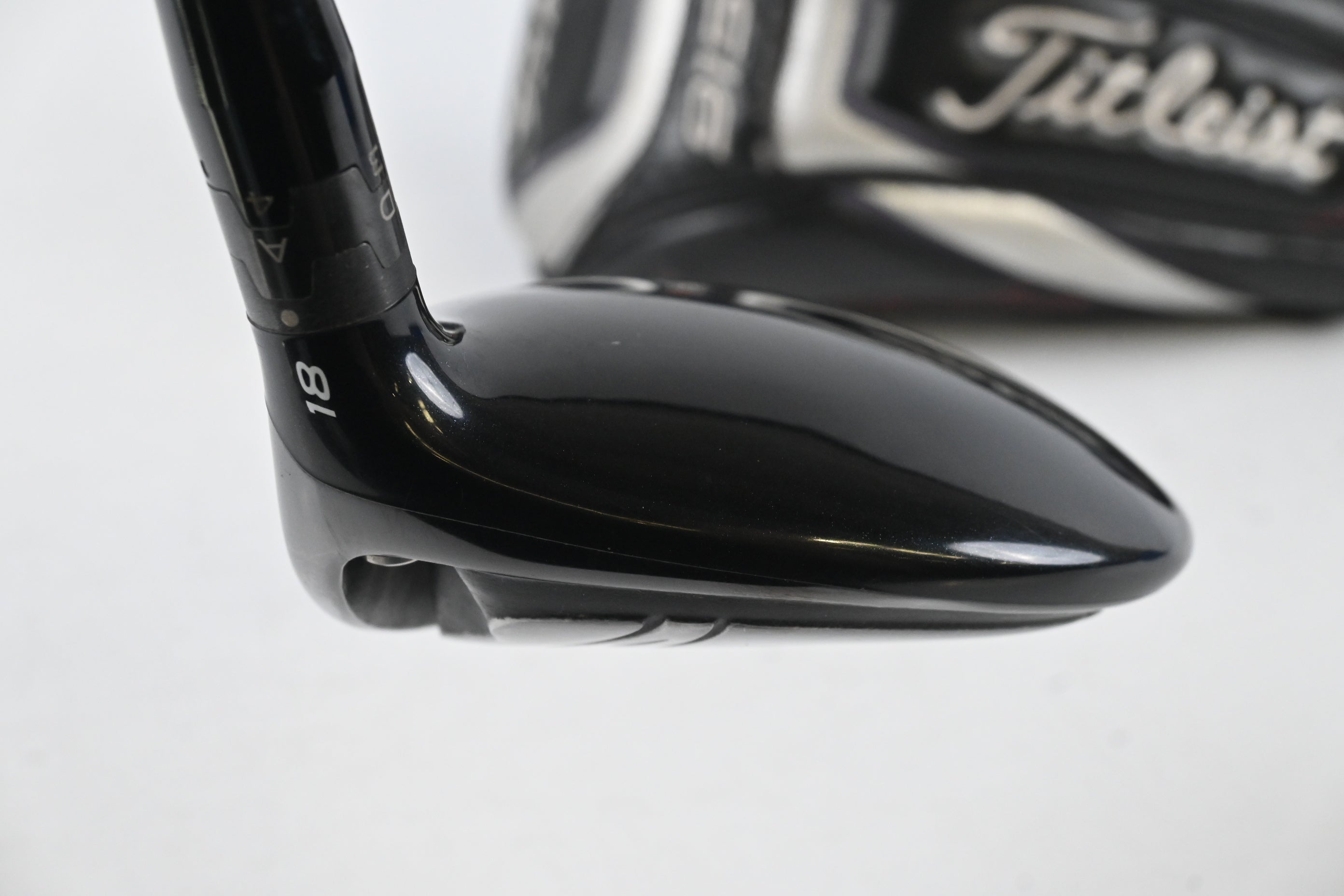 Titleist 915 F #5 Wood / 18 Degree / Regular Flex Diamana M+60 Shaft