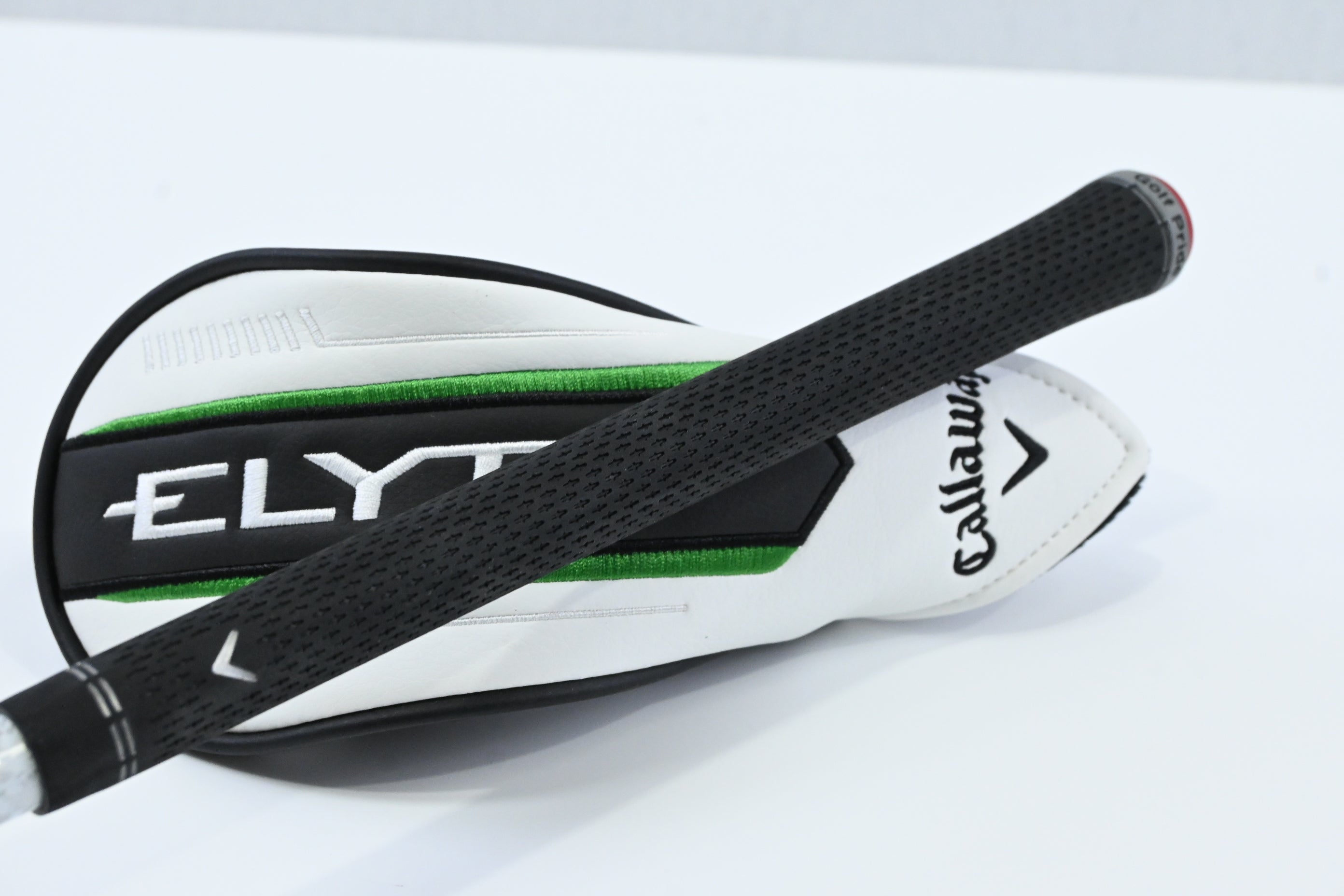 Callaway Elyte X #4 Hybrid / 21 Degree / Regular Flex Denali Charcoal 60 Shaft