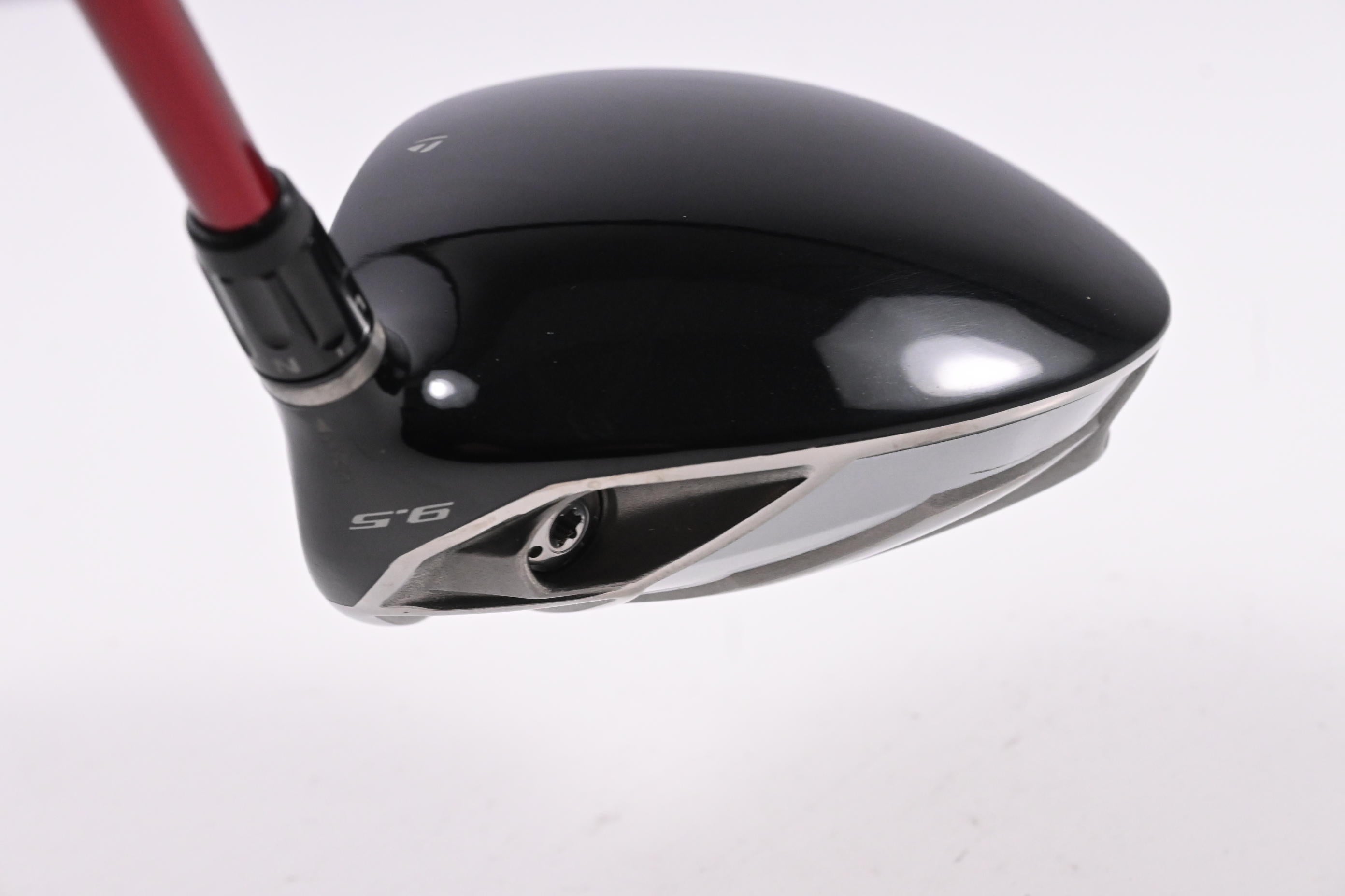 Taylormade R9 Driver / 9.5 Degree / Regular Flex Aldila Voodoo SNV6 Shaft