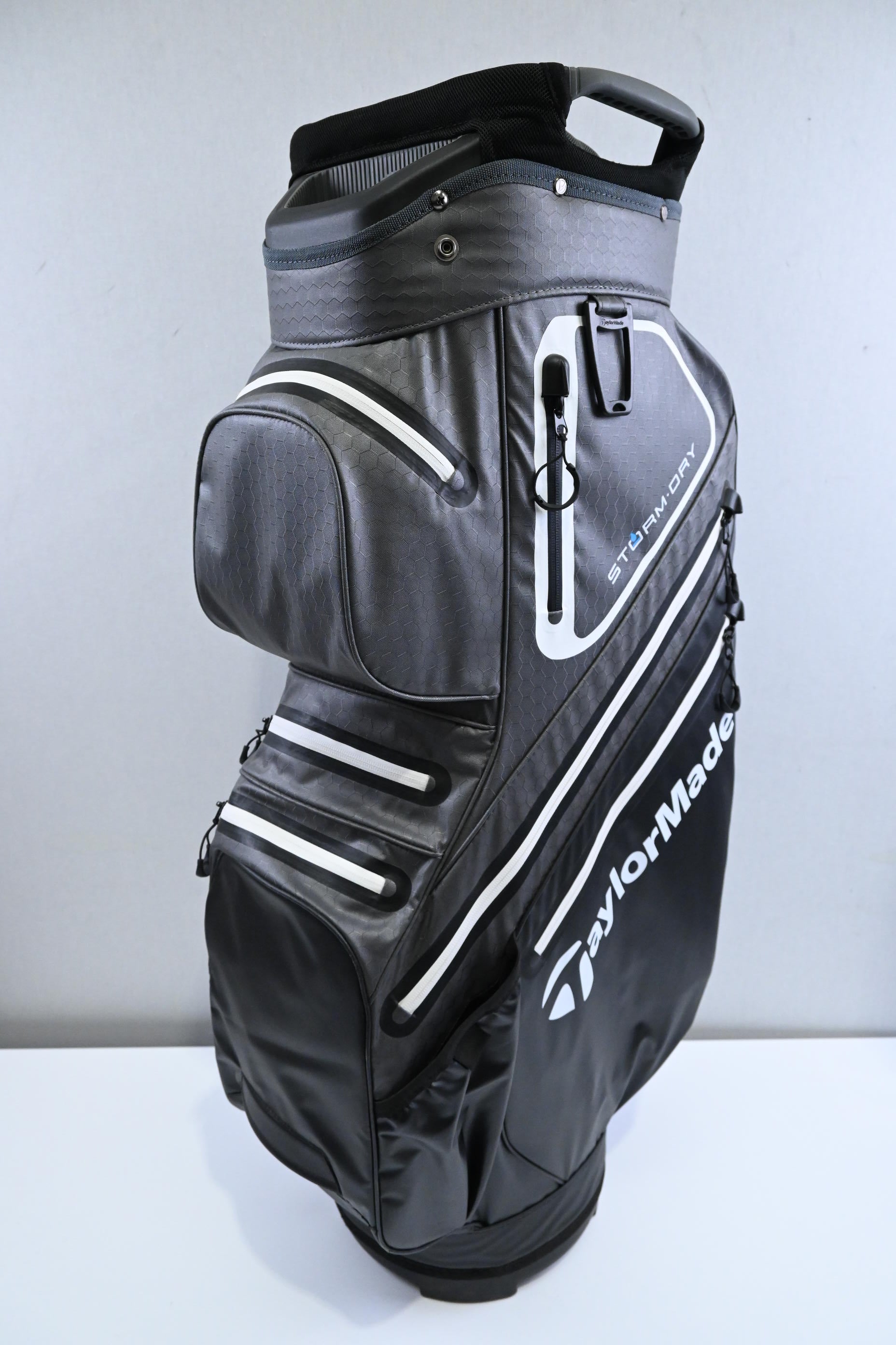 Taylormade Storm Dry Cart Bag / 14-Way Divider / Black, White