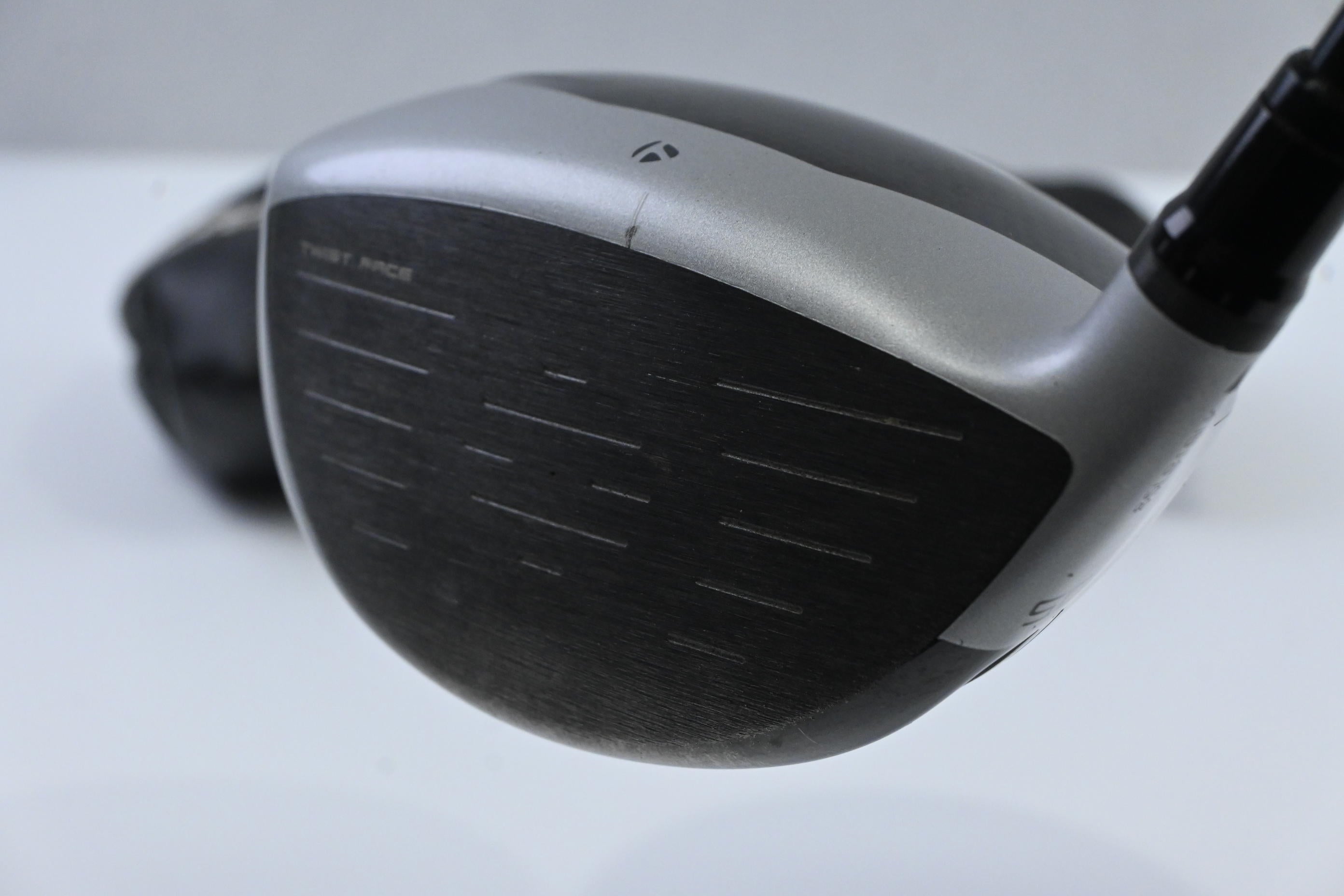Taylormade M4 Driver / 10.5 Degree / Regular Flex Fujikura Atmos Red 5
