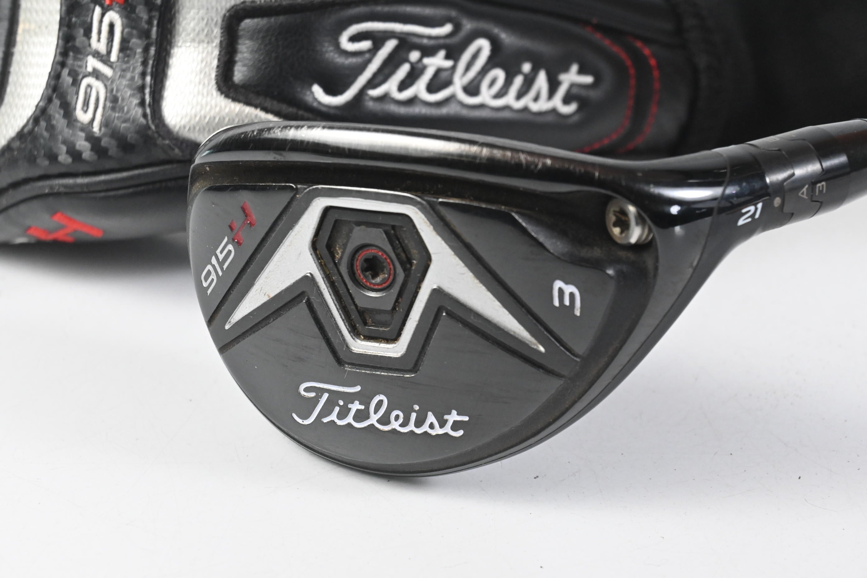 Titleist 915H #3 Hybrid / 21 Degree / Regular Flex Diamana M+ Red 60 Shaft