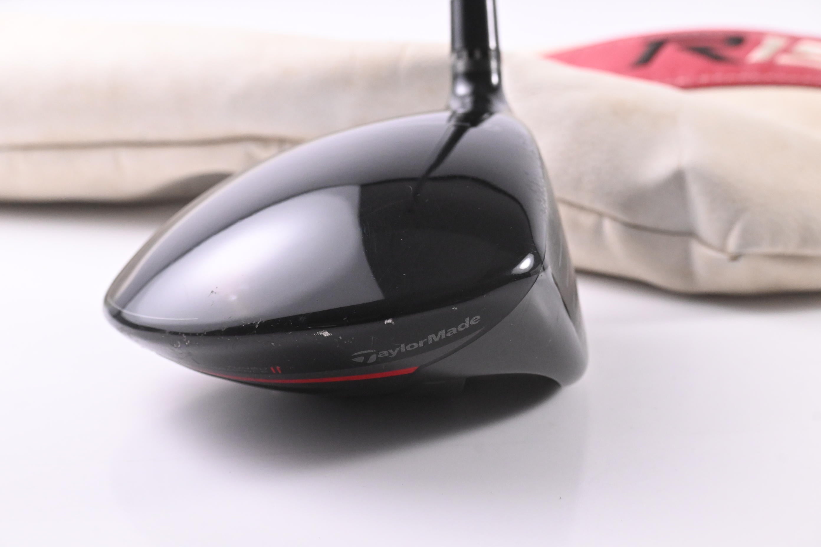 Taylormade R15 Black Driver / 10.5 Degree / Stiff Flex Fujikura Speeder 57 Shaft