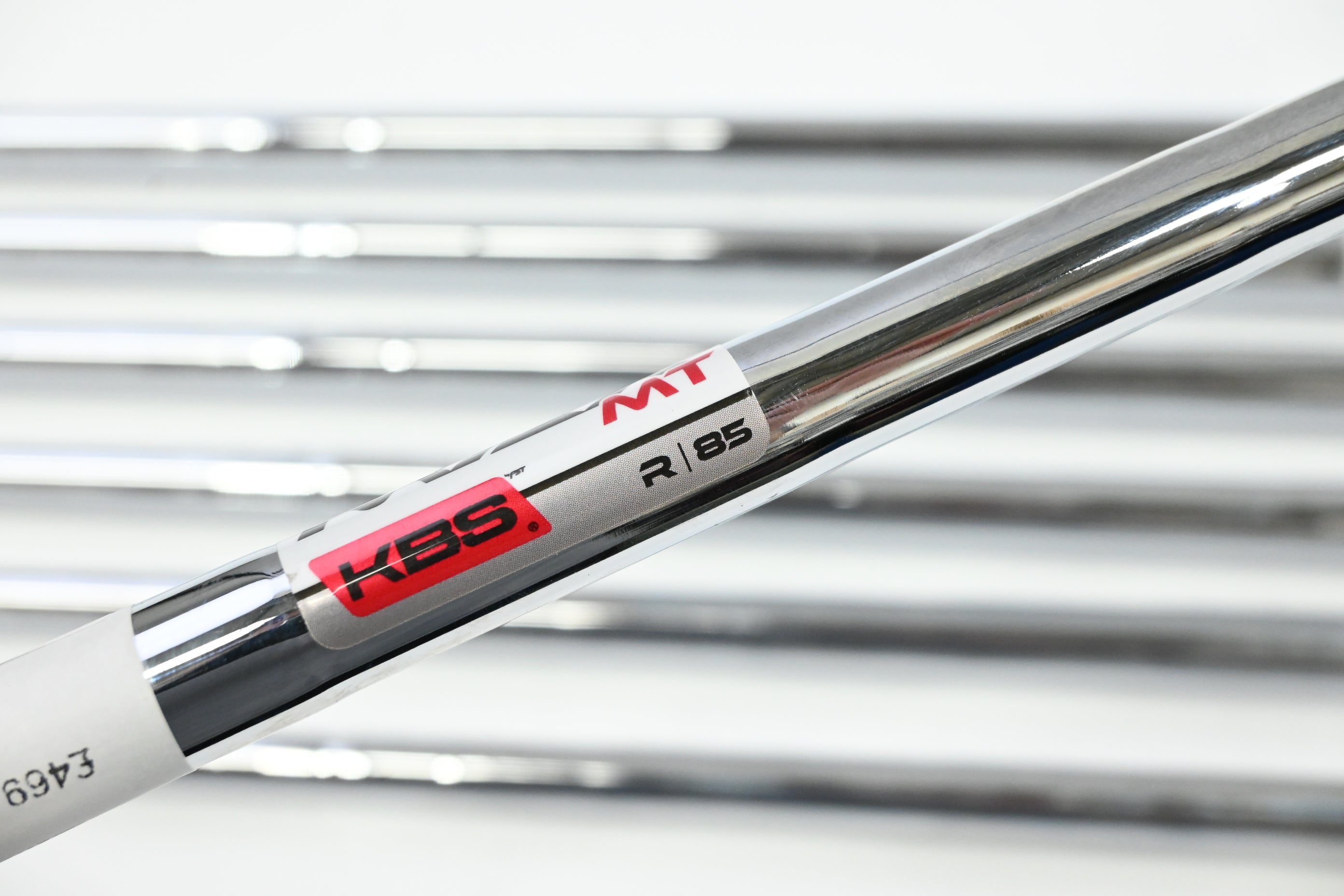 Taylormade SIM2 Max Irons / 5-PW+SW / Regular Flex KBS MAX MT 85 Shafts