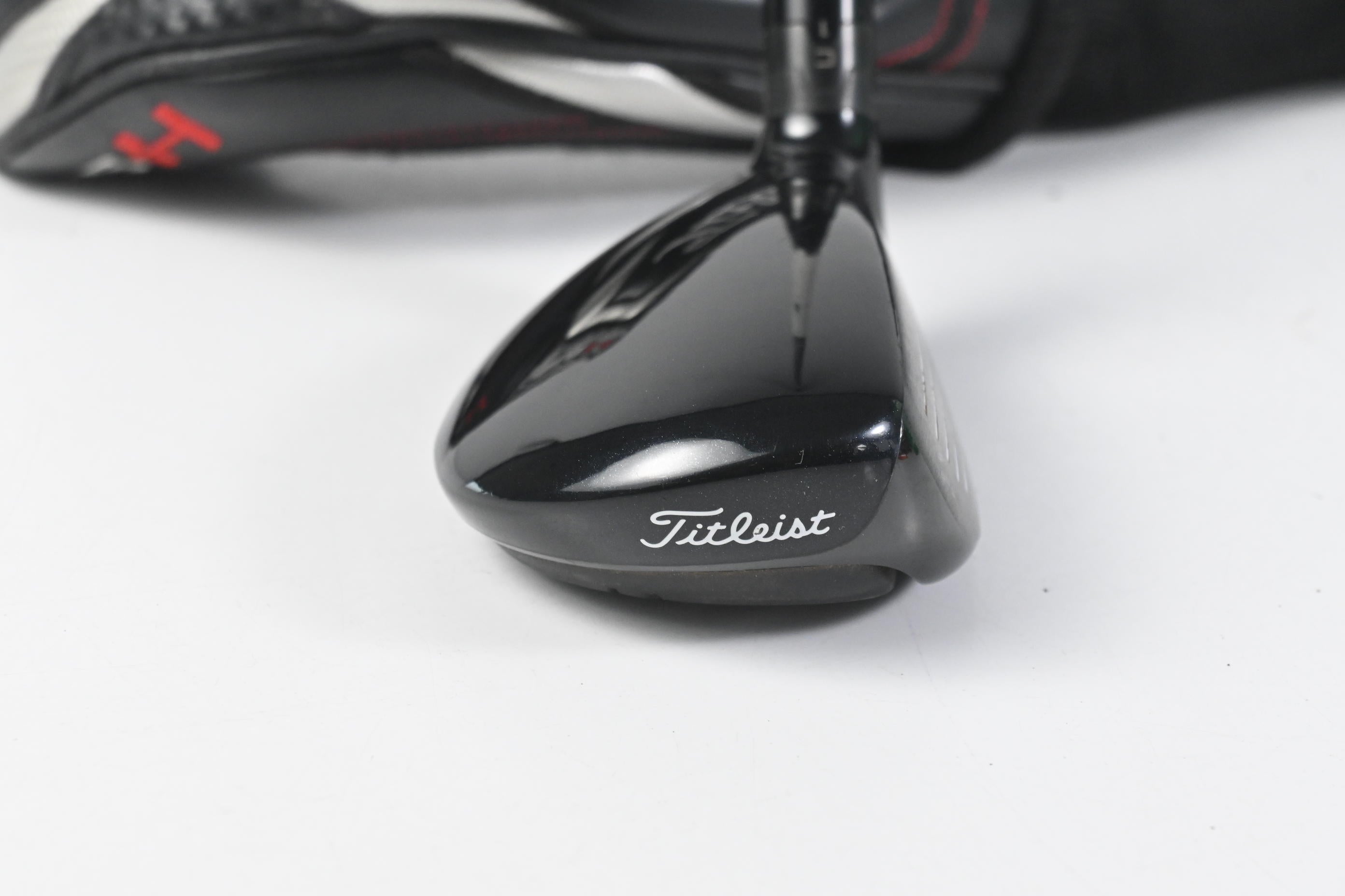 Titleist 915H #3 Hybrid / 21 Degree / Regular Flex Diamana M+ Red 60 Shaft