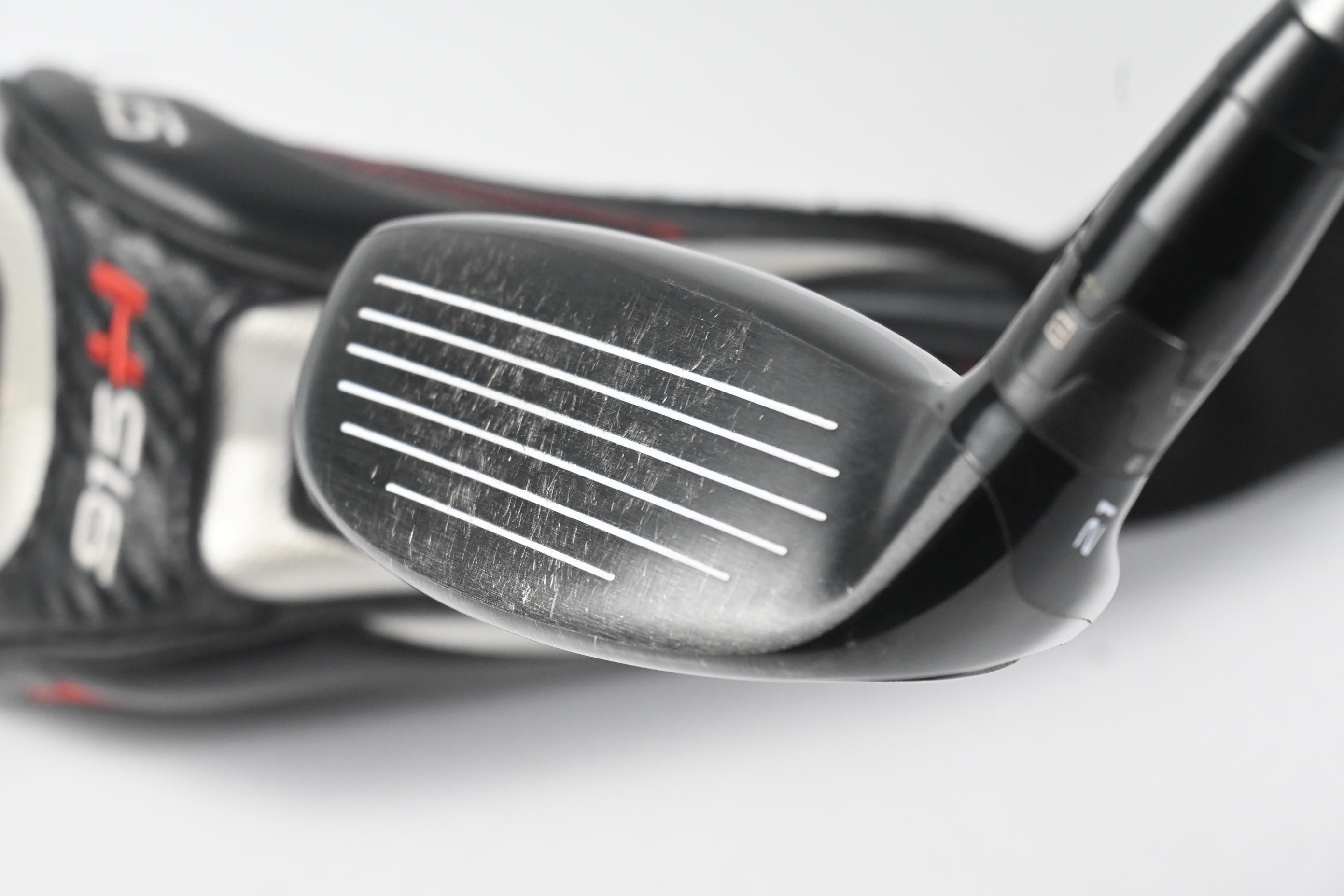 Titleist 915H #3 Hybrid / 21 Degree / Regular Flex Diamana M+ Red 60 Shaft