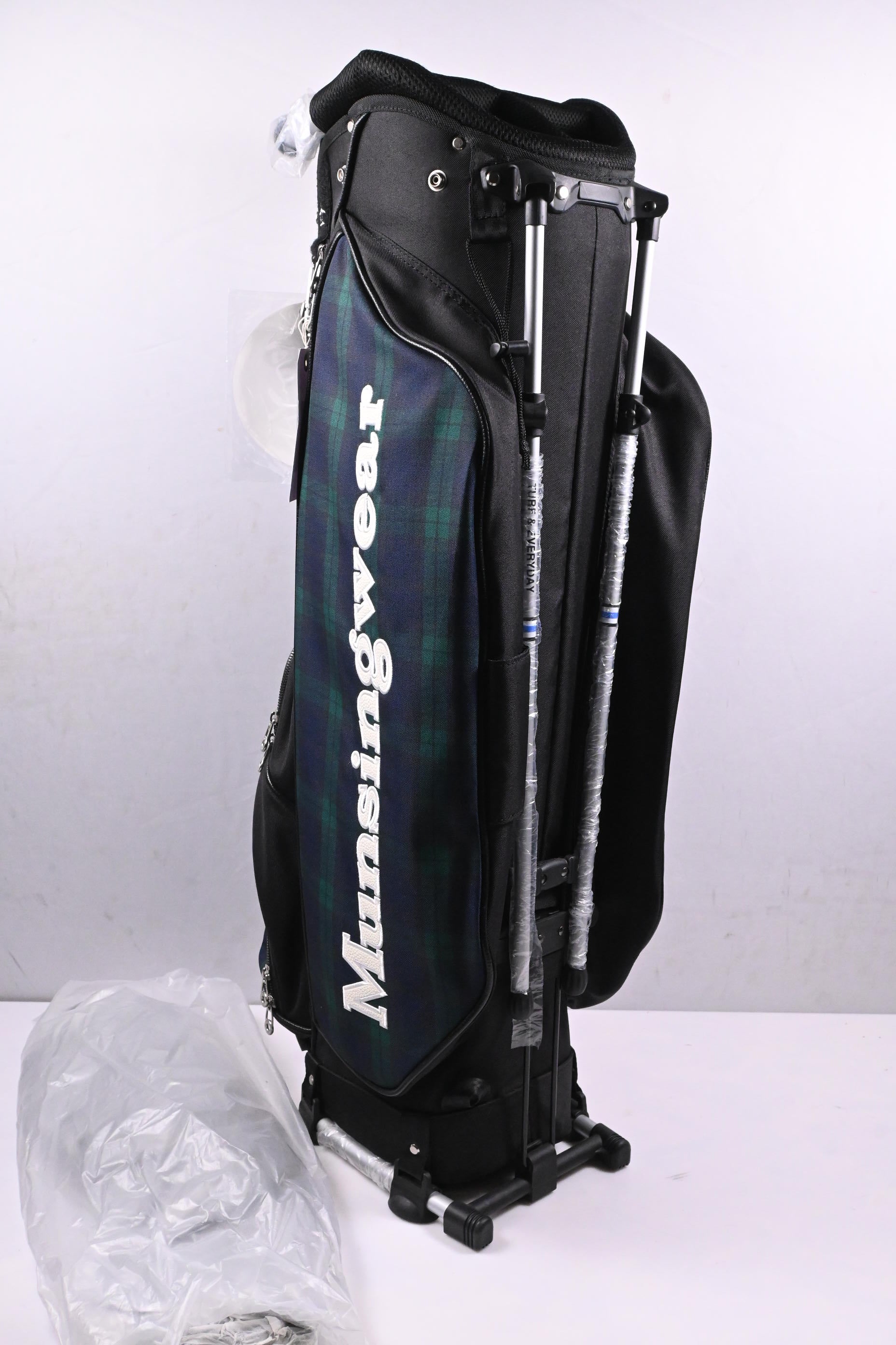 Munsingwear Light Weight Stand Bag / 5-Way Divider / Black, Tartan