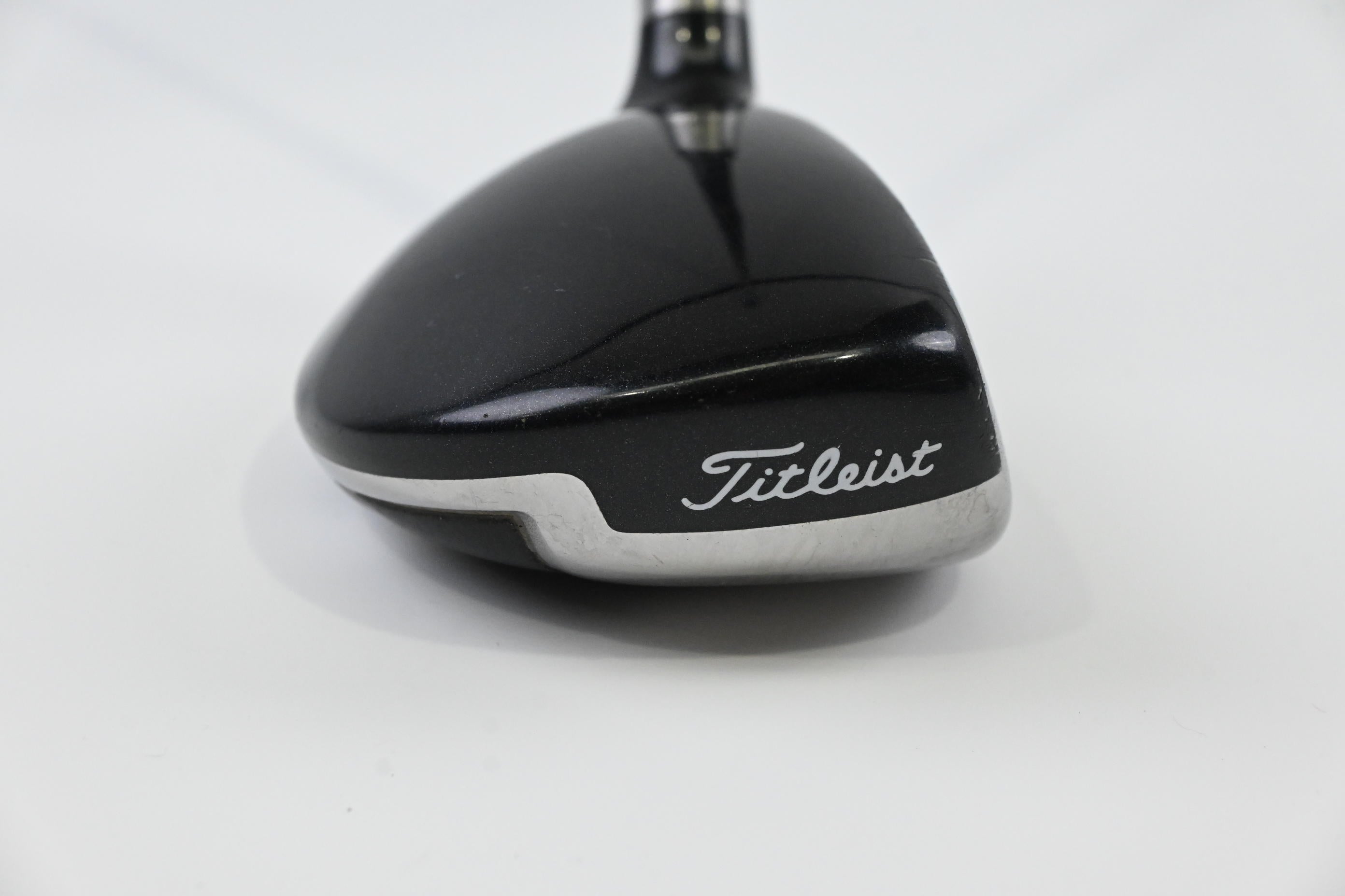 Titleist 909H #3 Hybrid / 19 Degree / Stiff Flex Aldila VooDoo Shaft