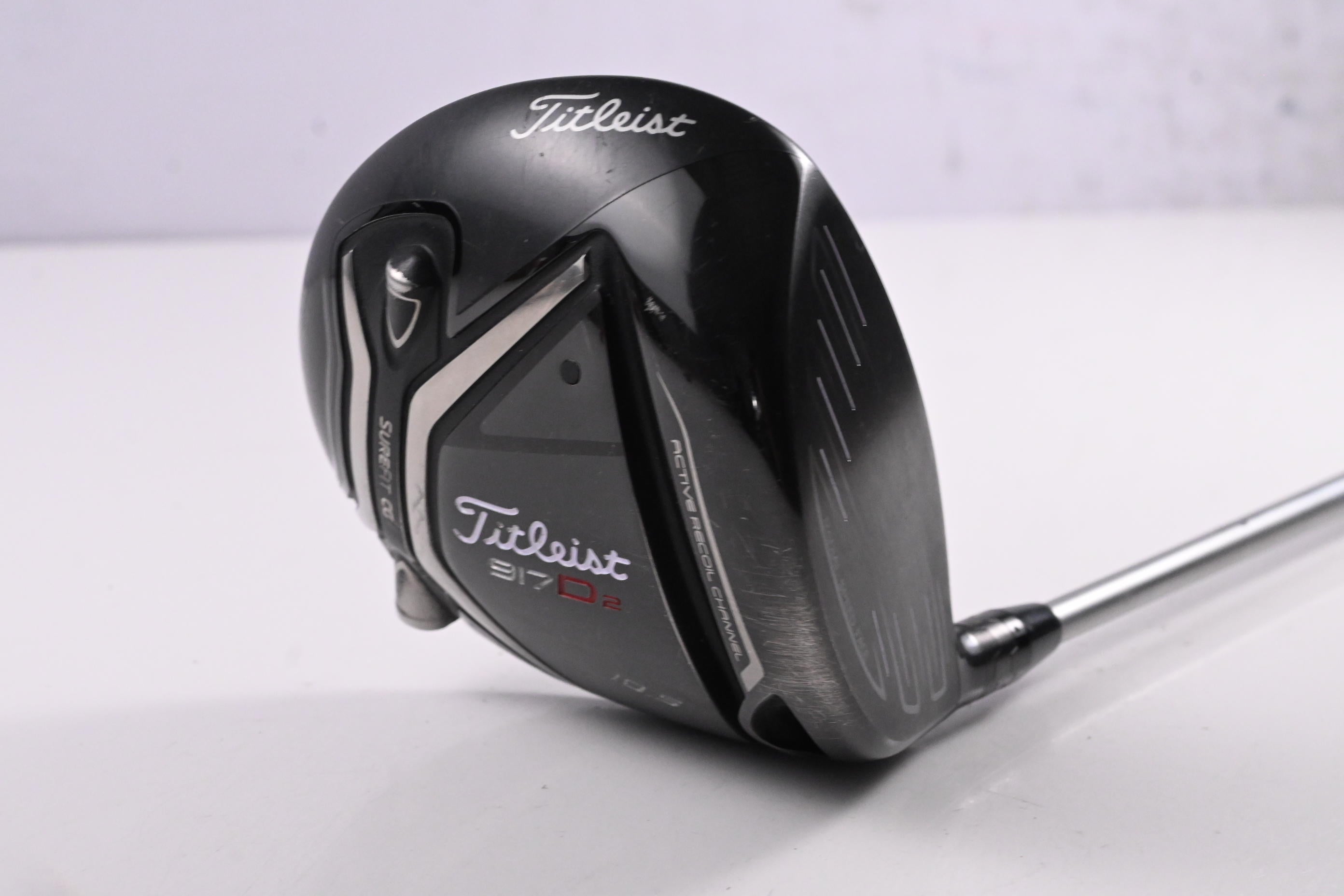 Titleist 915 D2 Driver / 10.5 Degree / Regular Flex Diamana M+ 50 Shaft