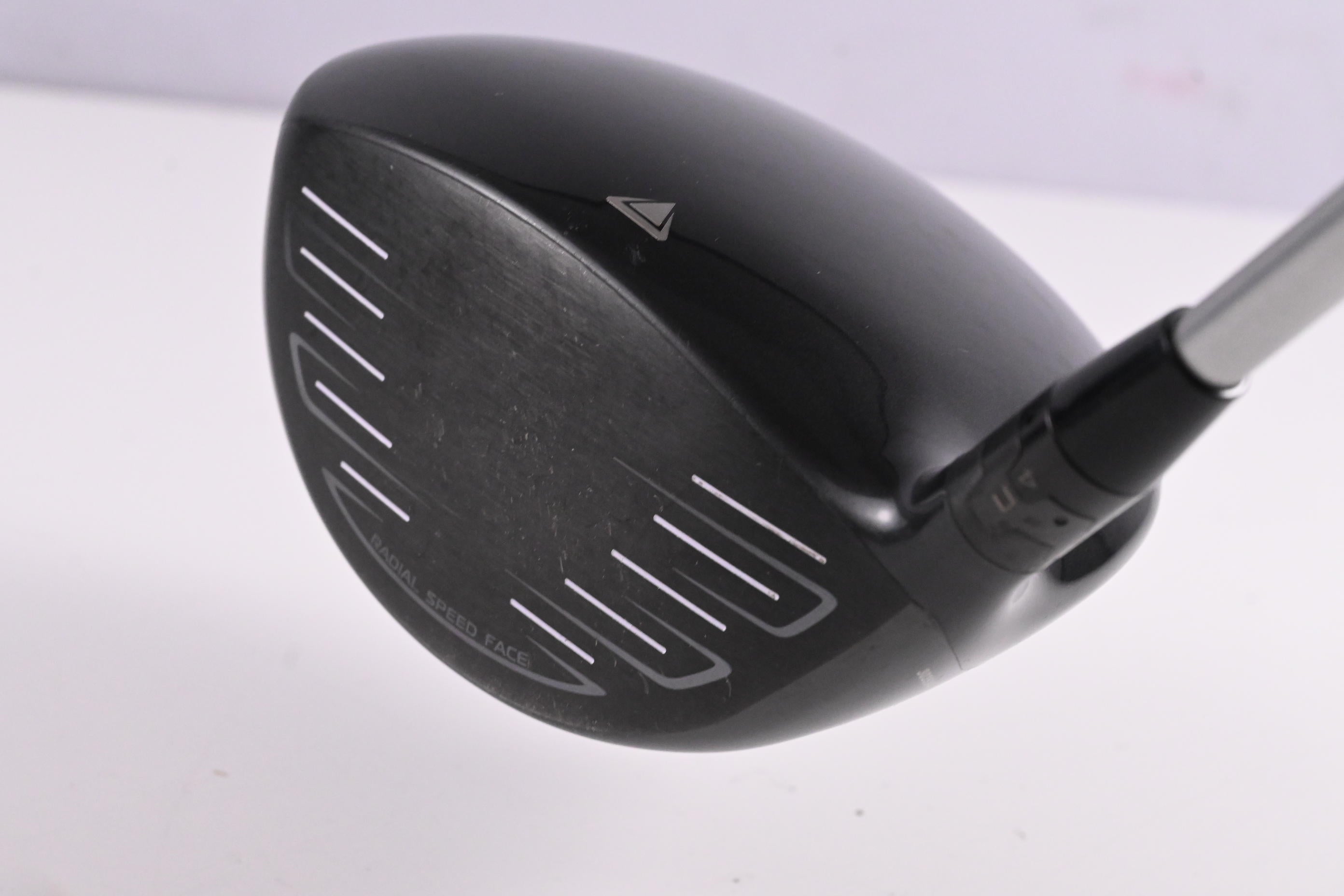 Titleist 915 D2 Driver / 10.5 Degree / Regular Flex Diamana M+ 50 Shaft