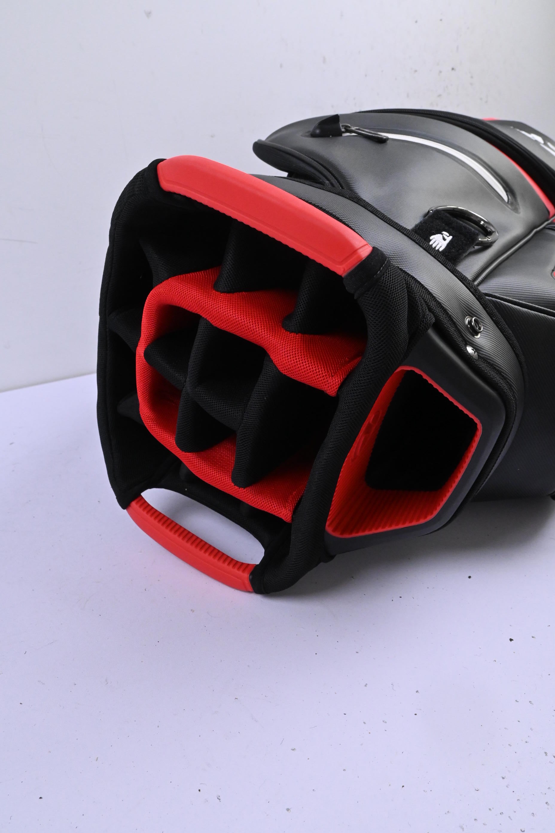 Taylormade Cart Bag / 14-Way Divider / Black & Red