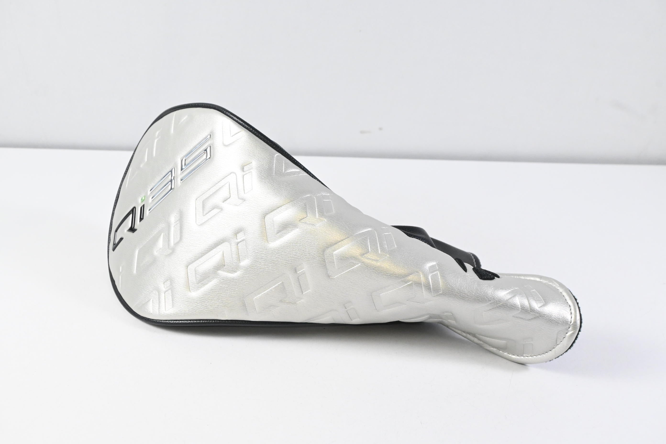 Taylormade Qi35 Max Driver / 9 Degree / Regular Flex Fujikura Ventus Blue 5