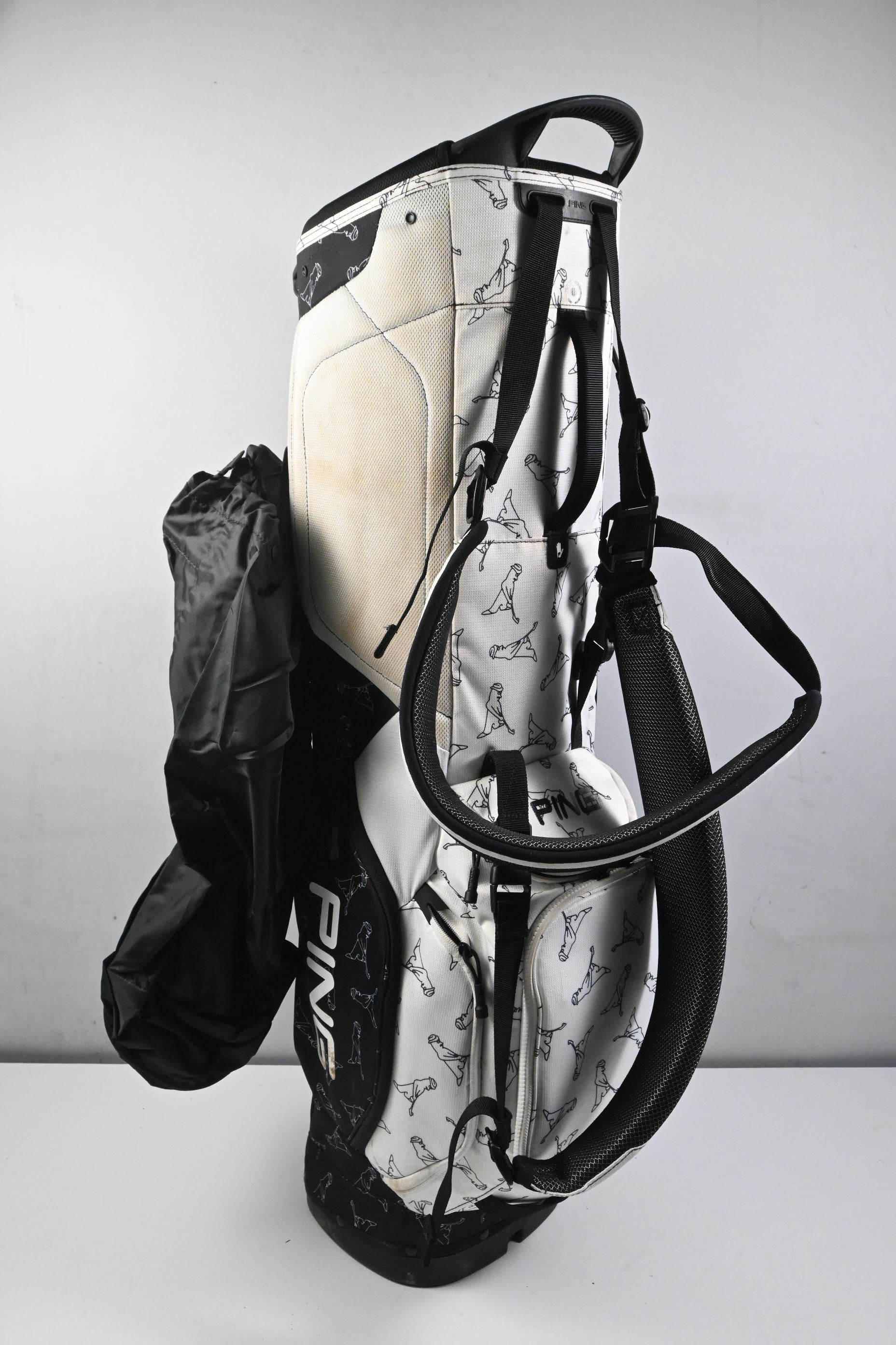 Ping Hoofer Stand Bag / 4-Way Divider / Black & White