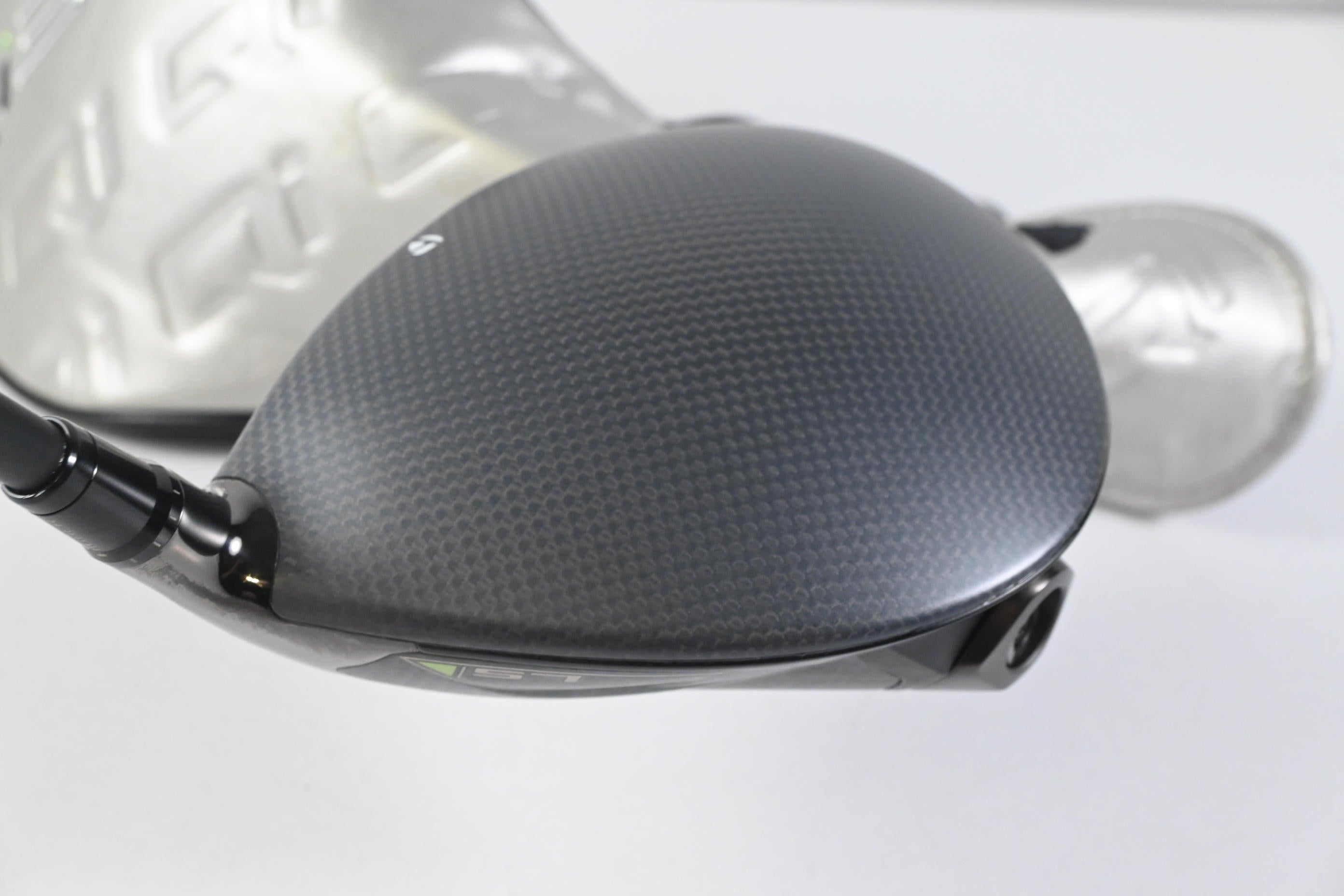 Taylormade Qi35 LS Driver / 9 Degree / Stiff Flex Kai'li Dark Waves White 60
