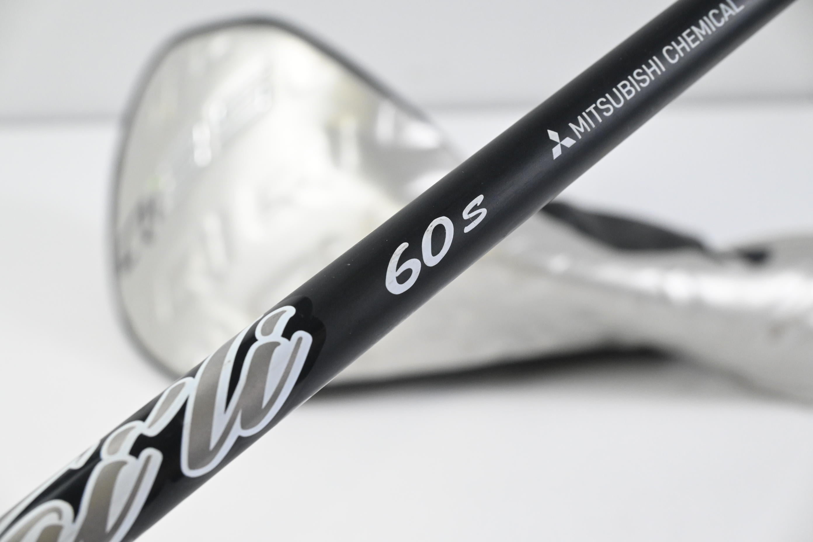 Taylormade Qi35 LS Driver / 9 Degree / Stiff Flex Kai'li Dark Waves White 60