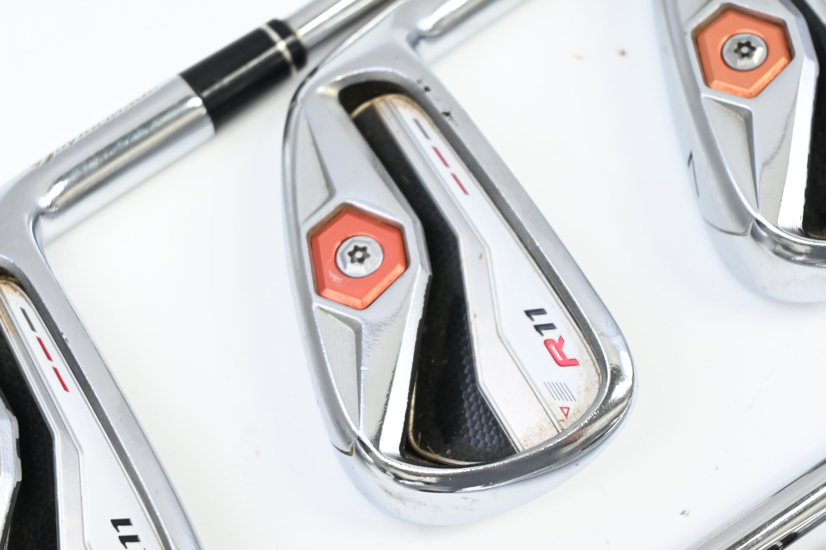 Taylormade R11 Irons / 5-PW+SW / Stiff Flex KBS 90 Shafts