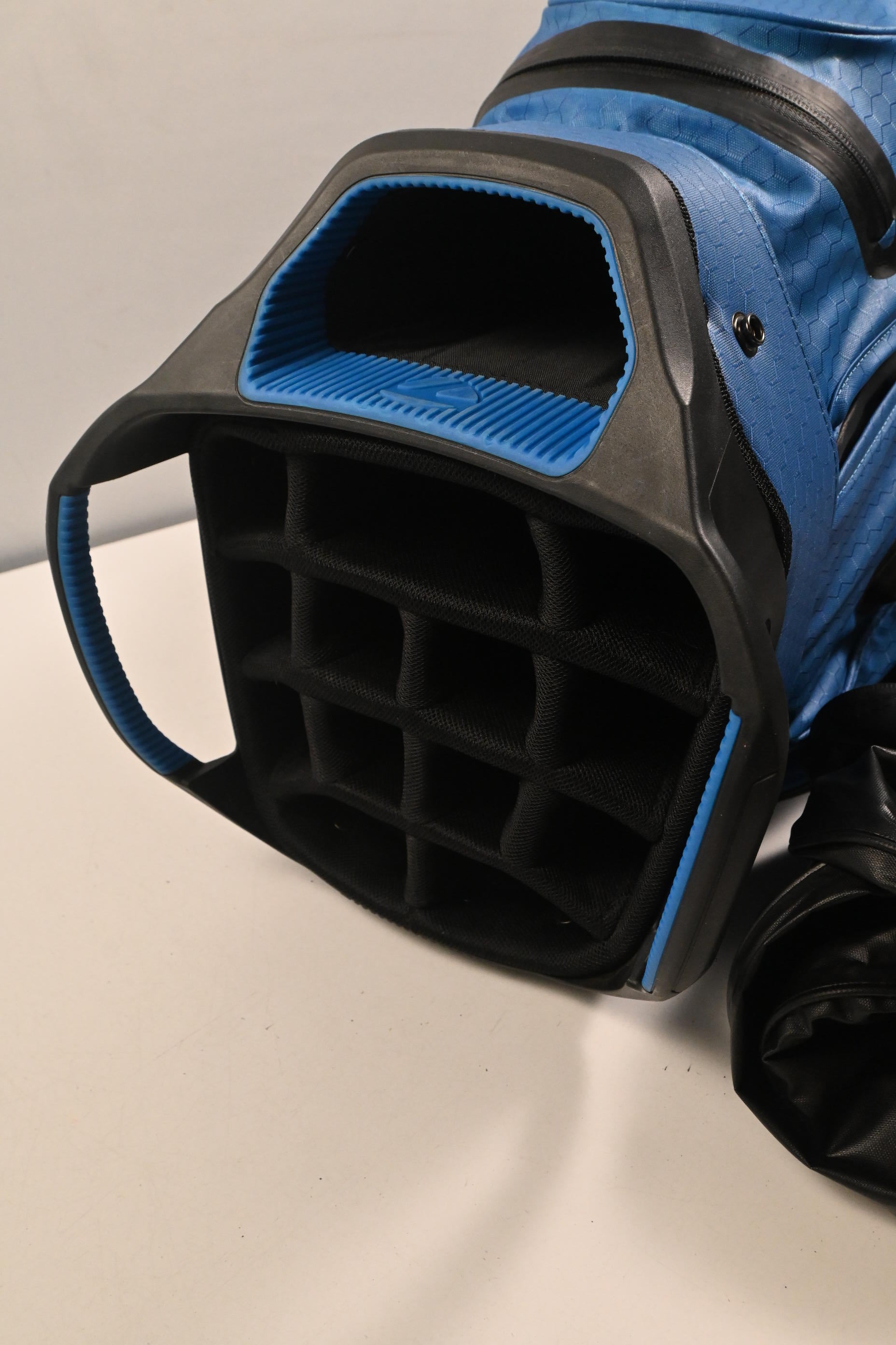 Taylormade Storm Dry Cart Bag / 14-Way Divider / Blue & Black
