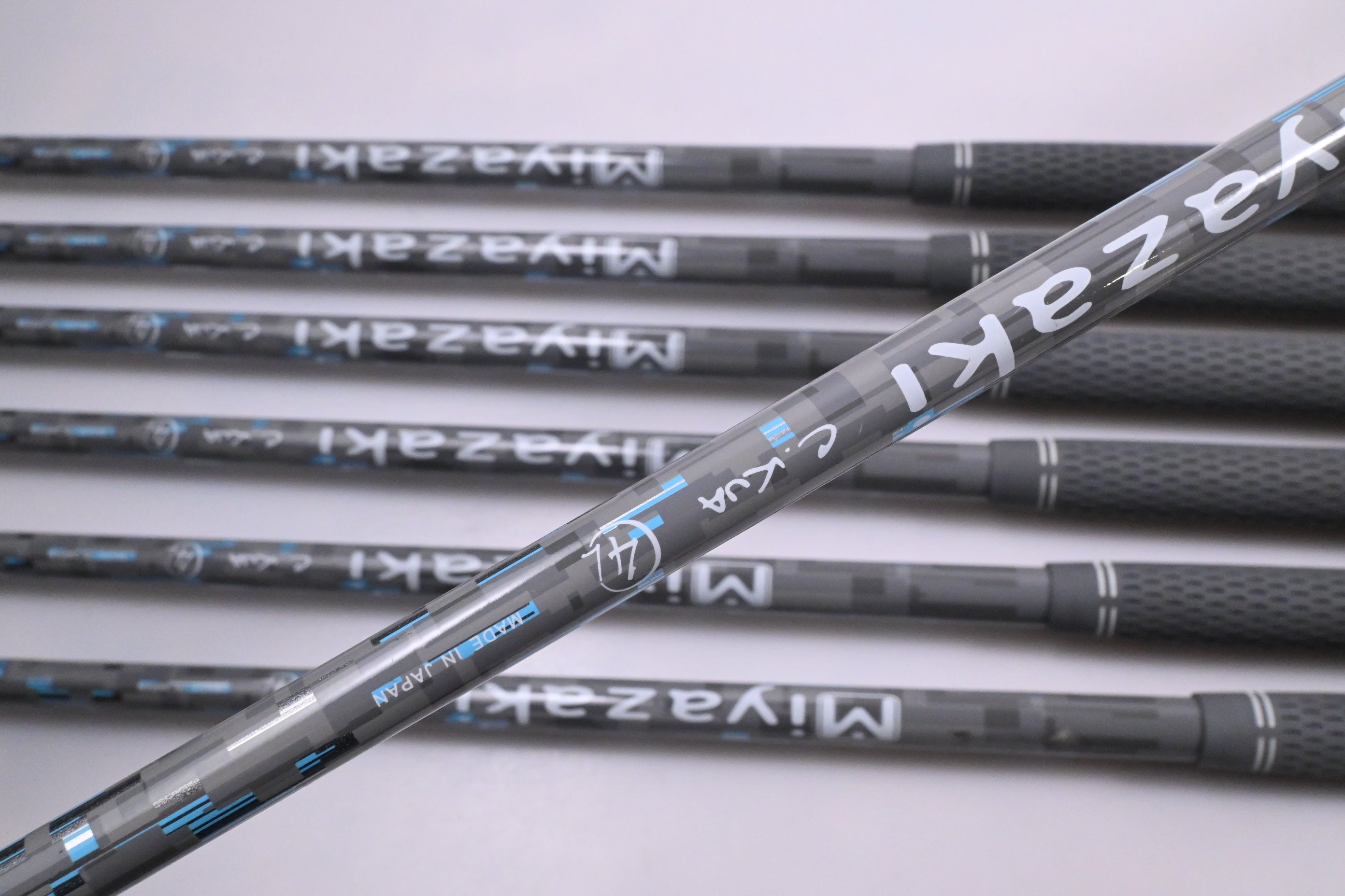 Ladies Cleveland Launcher HB Irons / 5-PW+SW / Ladies Flex Miyazaki C.Kua 4