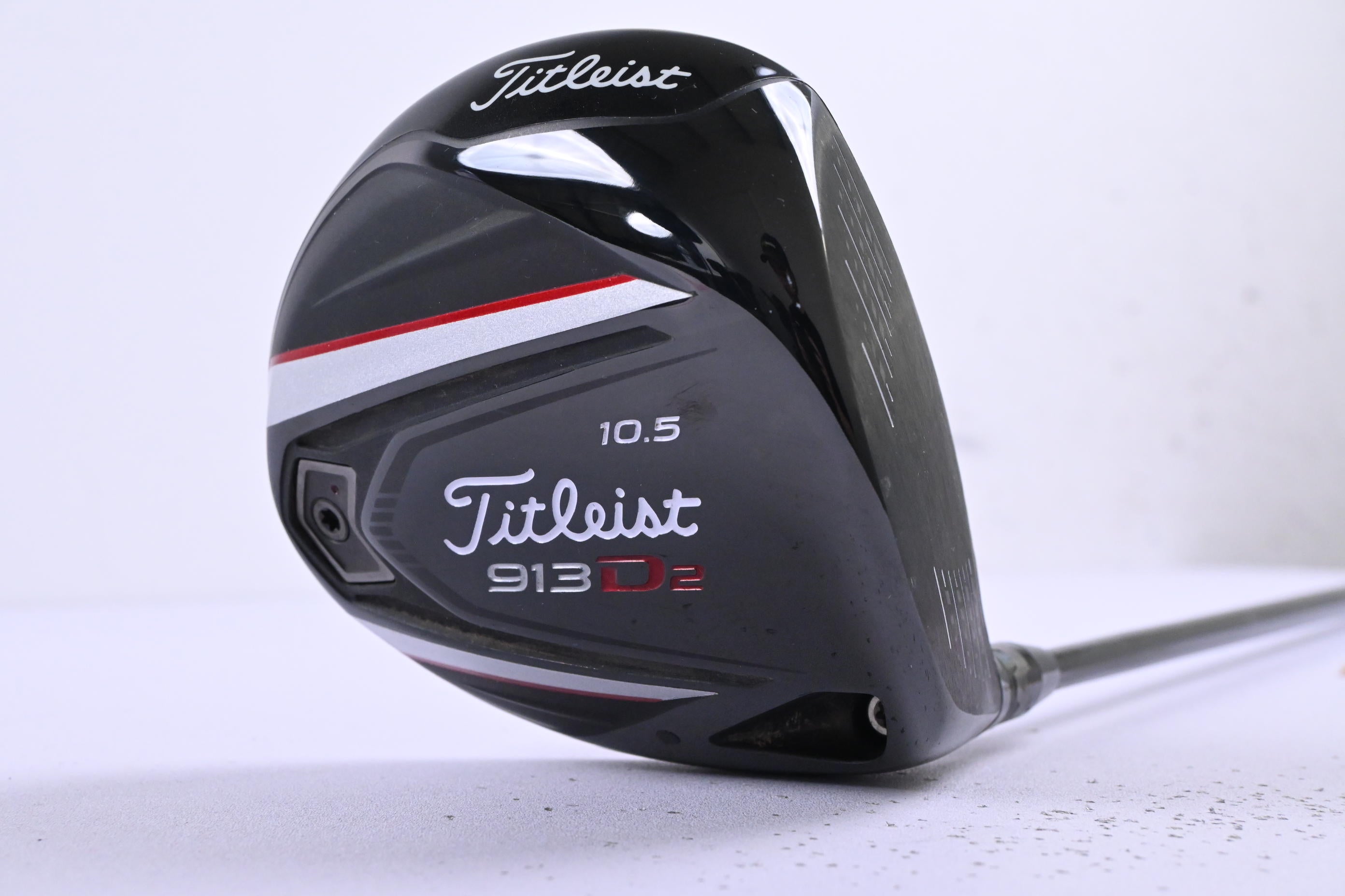 Titleist 915 D2 Driver / 10.5 Degree / Regular Flex Aldila RIP Phenom 70 Shaft