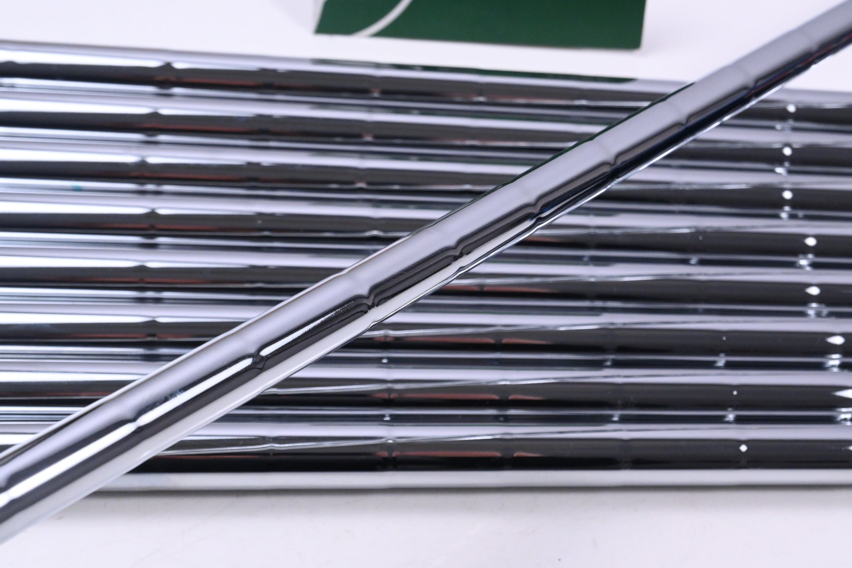 Dynamic Gold Lite X100 Iron Shafts / X-Flex / Set of 9 / .370" Parallel Tips