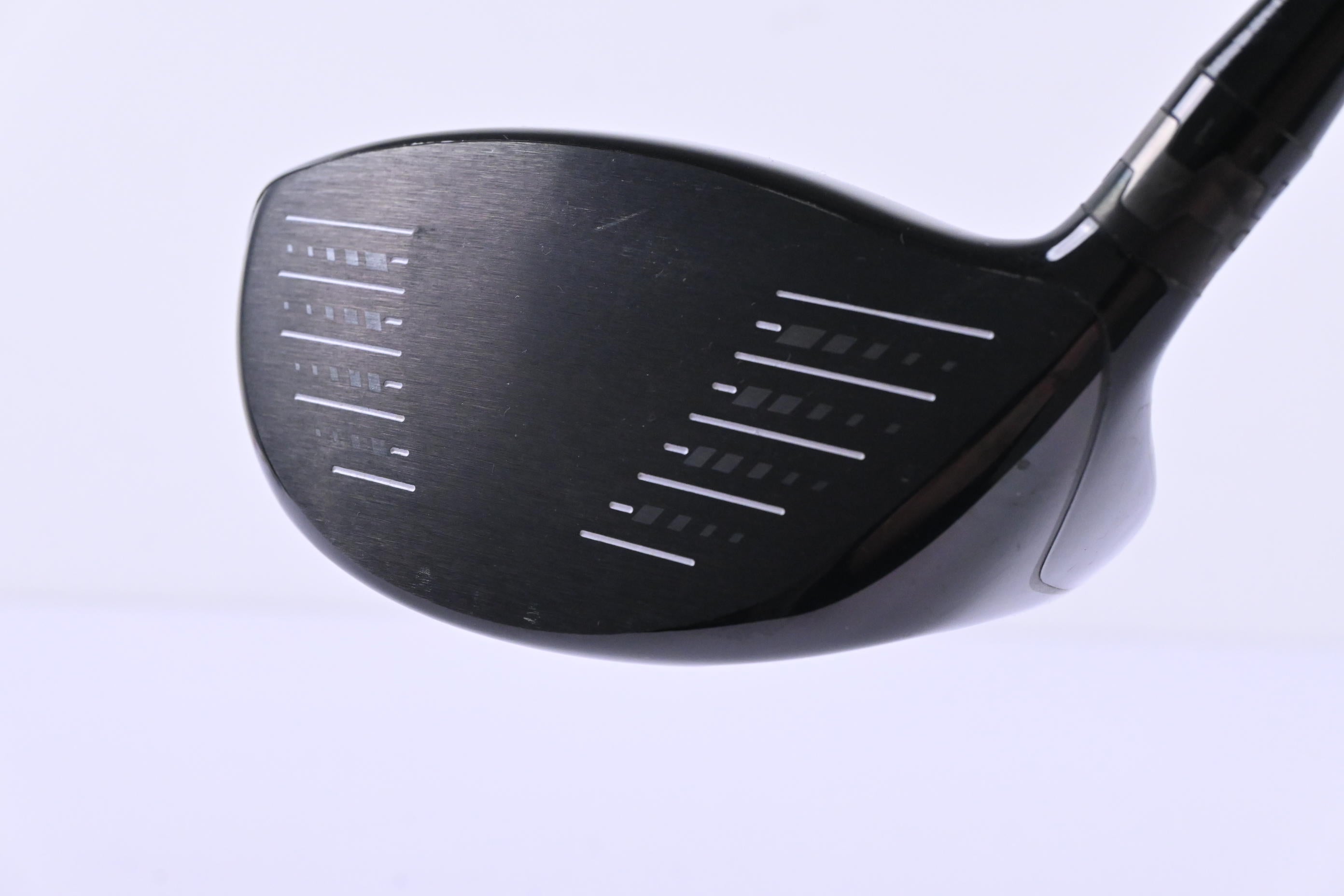 Titleist 915 D2 Driver / 10.5 Degree / Regular Flex Aldila RIP Phenom 70 Shaft