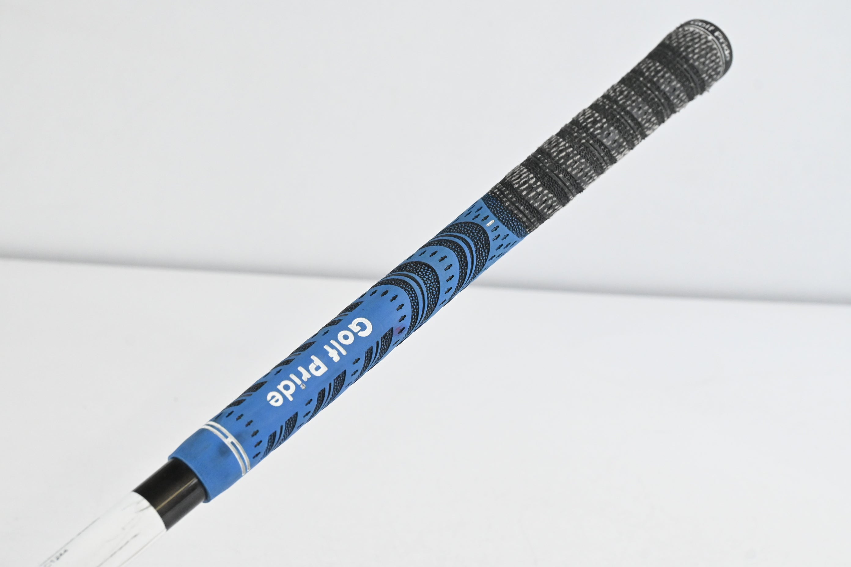 Titleist 915 D2 Driver / 9 Degree / Stiff Flex Aldila Rogue Black 75 Shaft