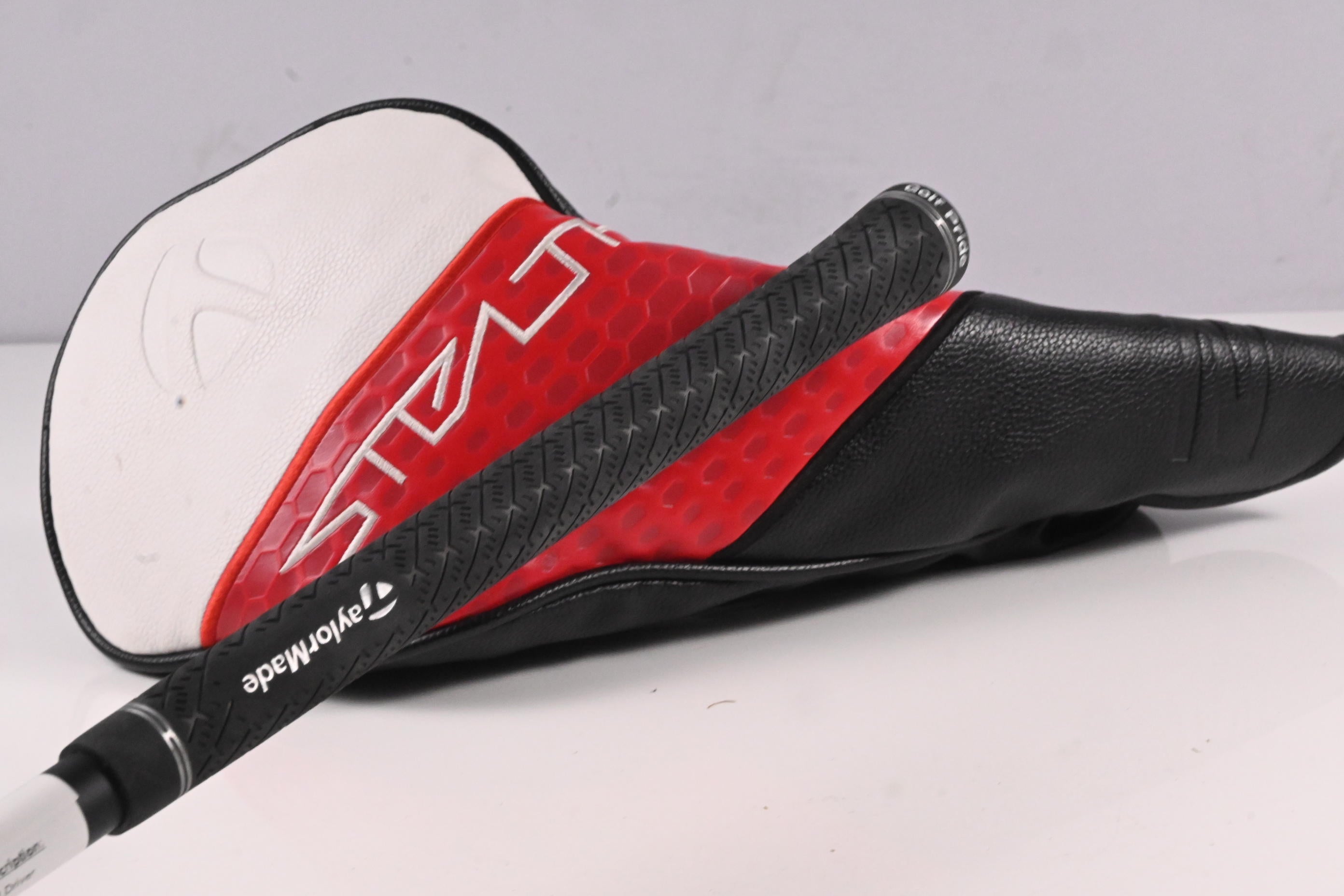 Taylormade Stealth 2 Driver / 10.5 Degree / Stiff Flex Reax Blue 60 Shaft