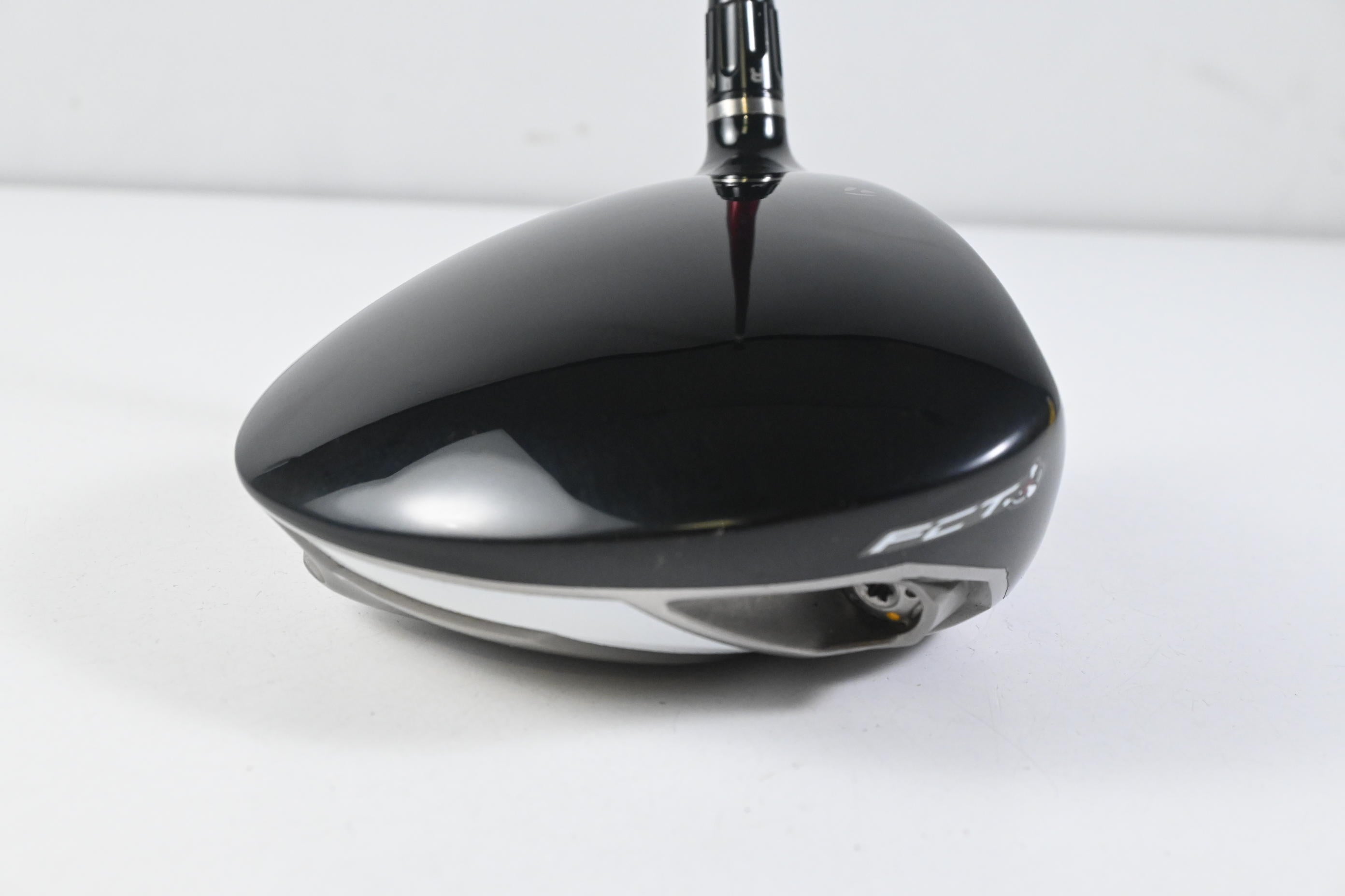 Taylormade R9 Driver / 10.5 Degree / Stiff Flex Fujikura Motore 65 Shaft