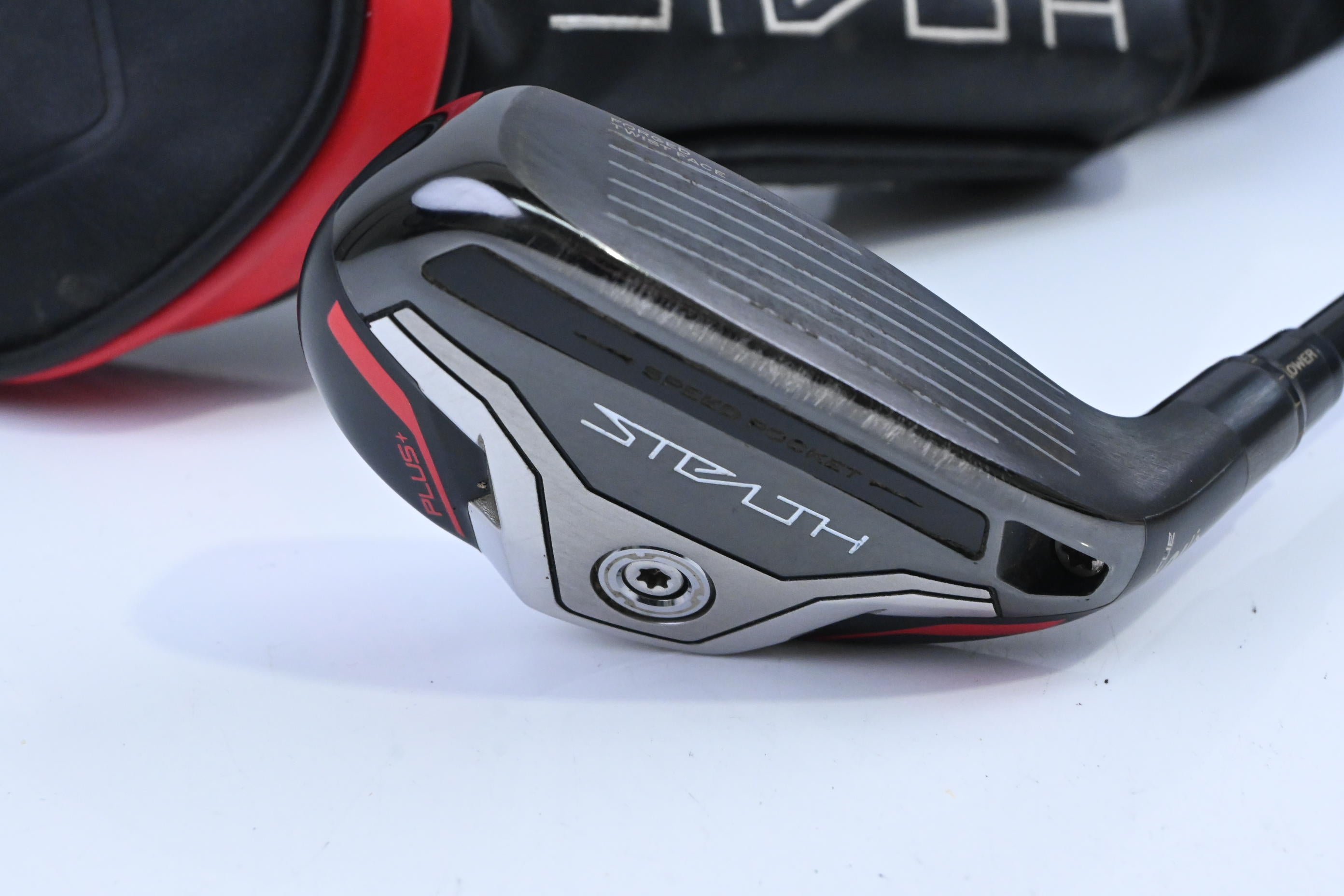 Taylormade Stealth Plus #2 Hybrid / 17 Degree / Stiff Flex HZRDUS Smoke RDX Red 80