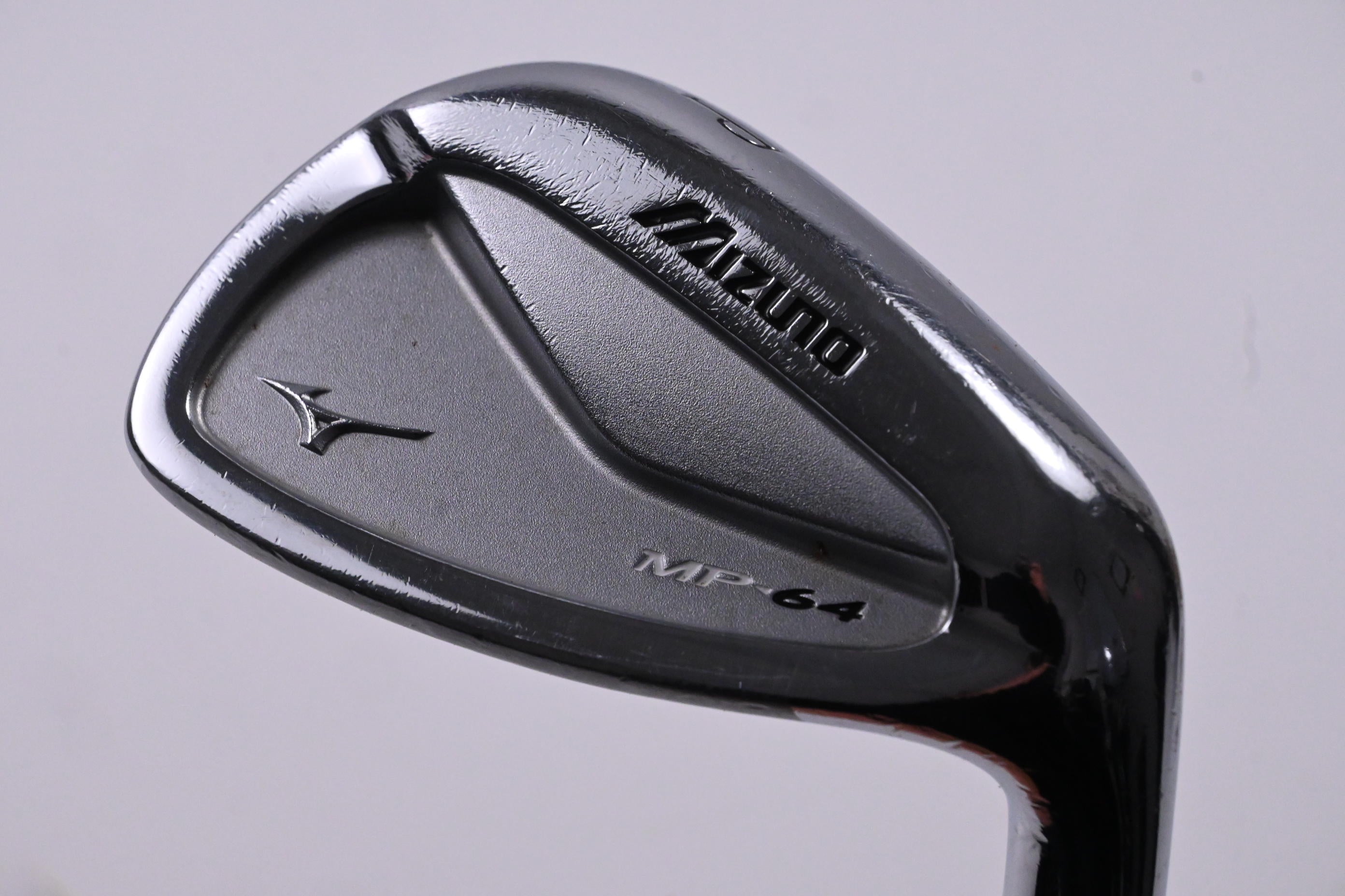 Mizuno MP-64 Pitching Wedge / 46 Degree / Stiff Flex Dynamic Gold S300 Shaft
