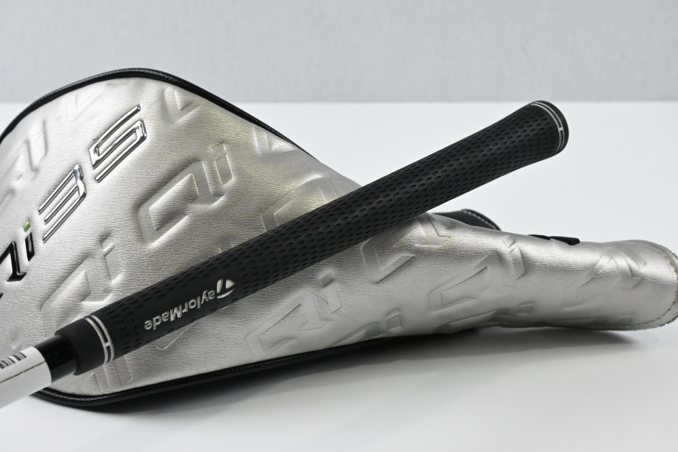 Left Hand Taylormade Qi35 Max Driver / 10.5 Degree / X-Flex Kai'li Blue 60