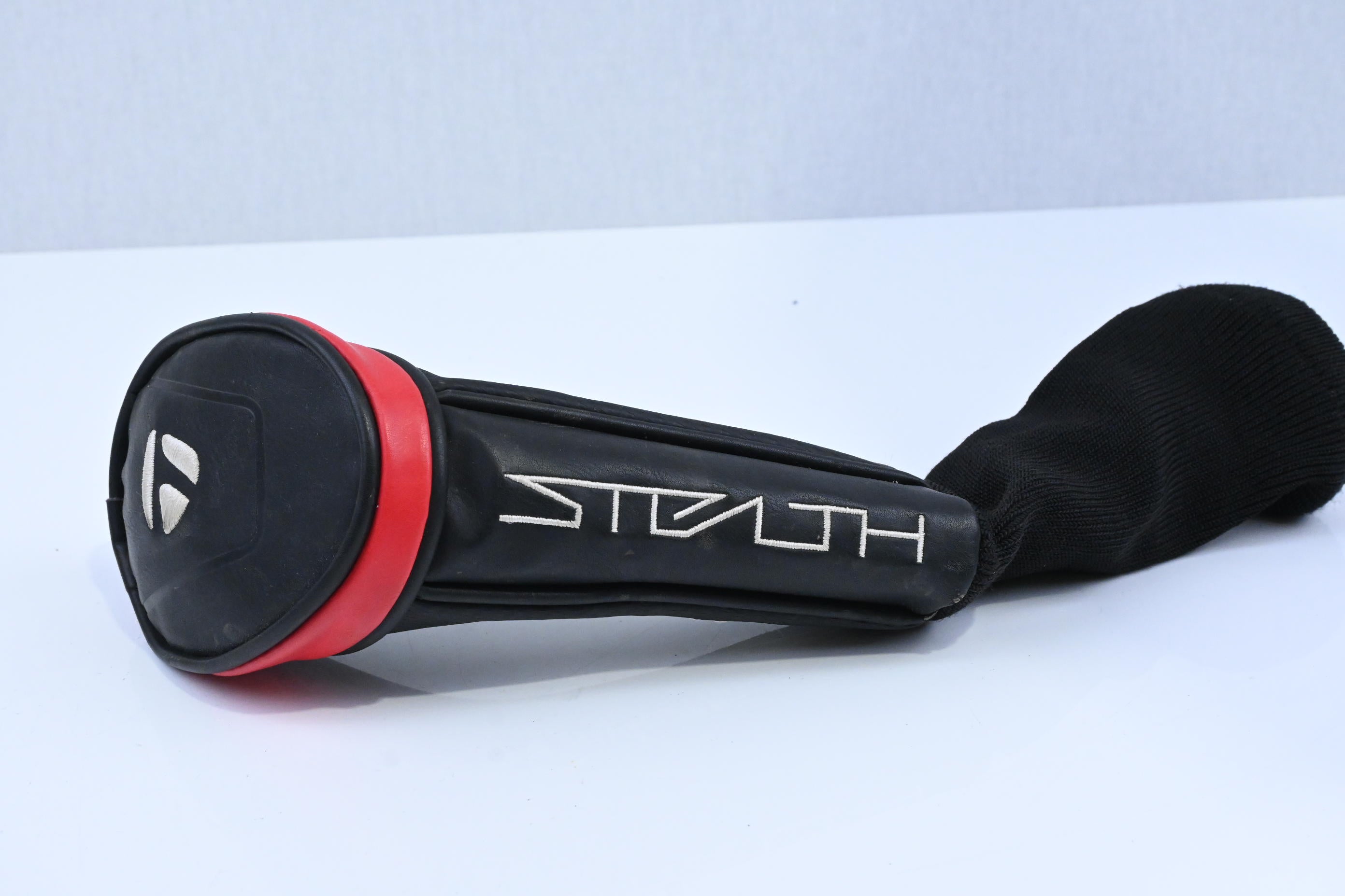 Taylormade Stealth Plus #2 Hybrid / 17 Degree / Stiff Flex HZRDUS Smoke RDX Red 80