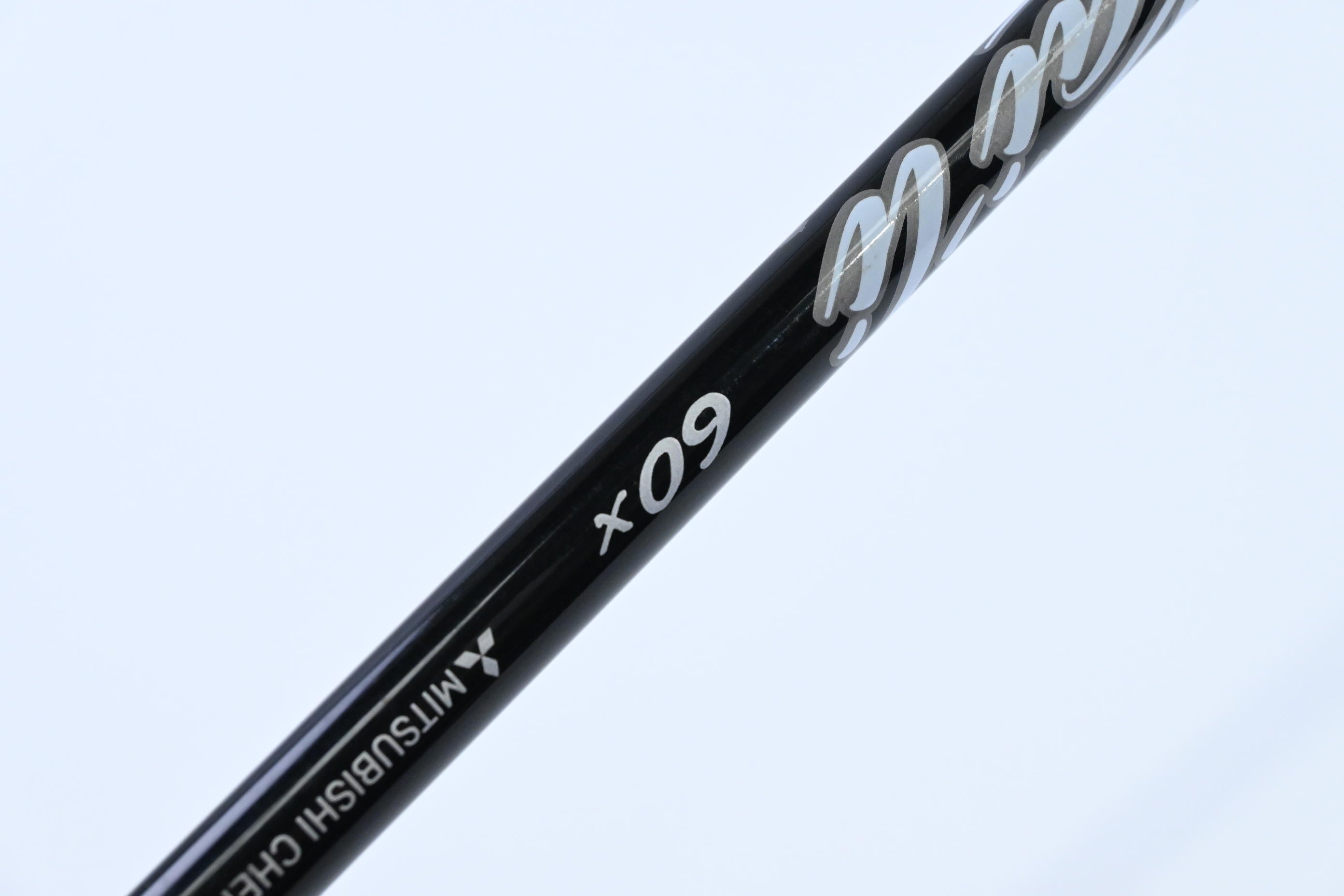 Taylormade R15 Driver / 10.5 Degree / X-Flex Kai'li White 60 Shaft