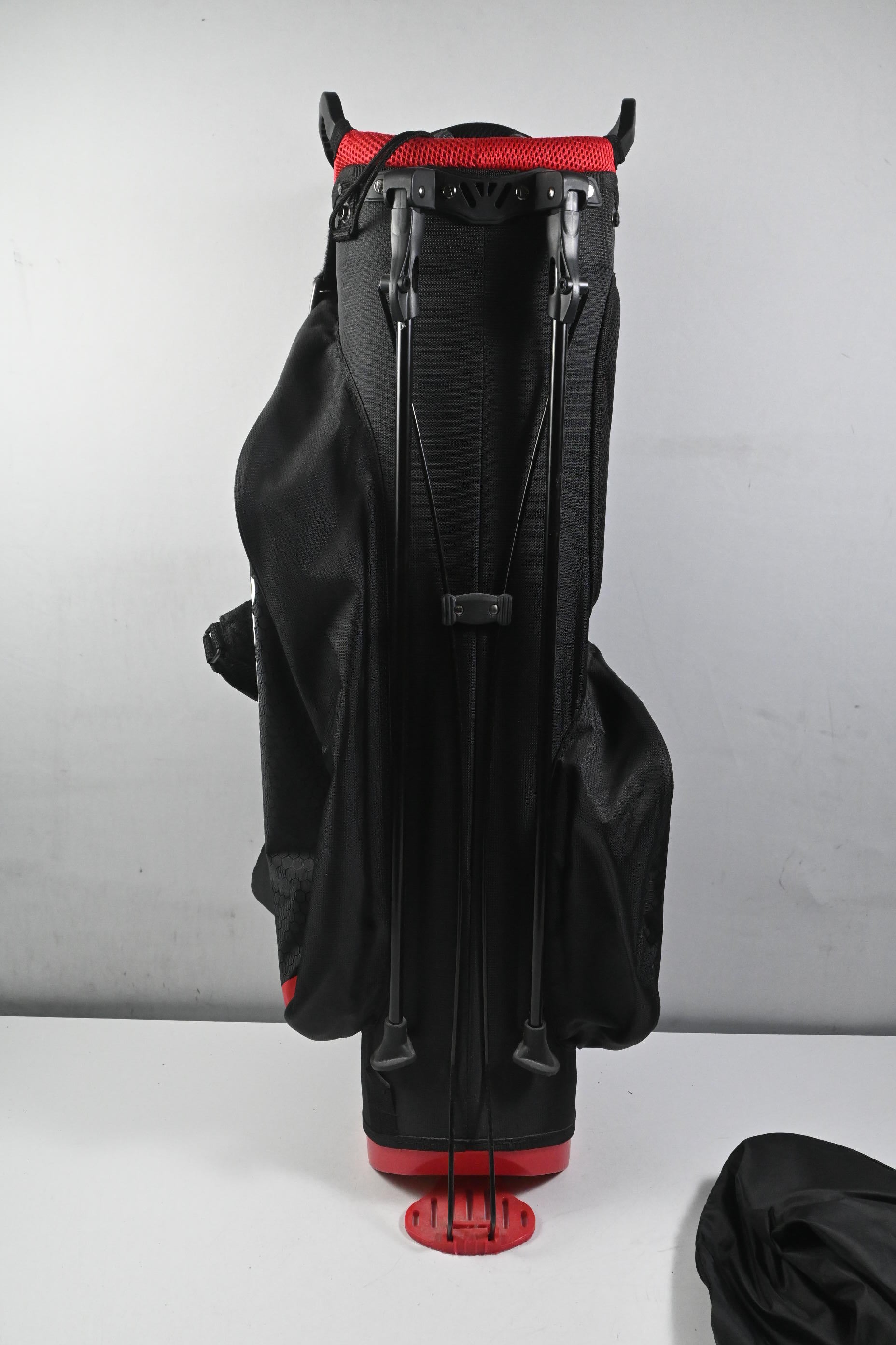 Taylormade Stand Bag / 7-Way Divider / Black & Red