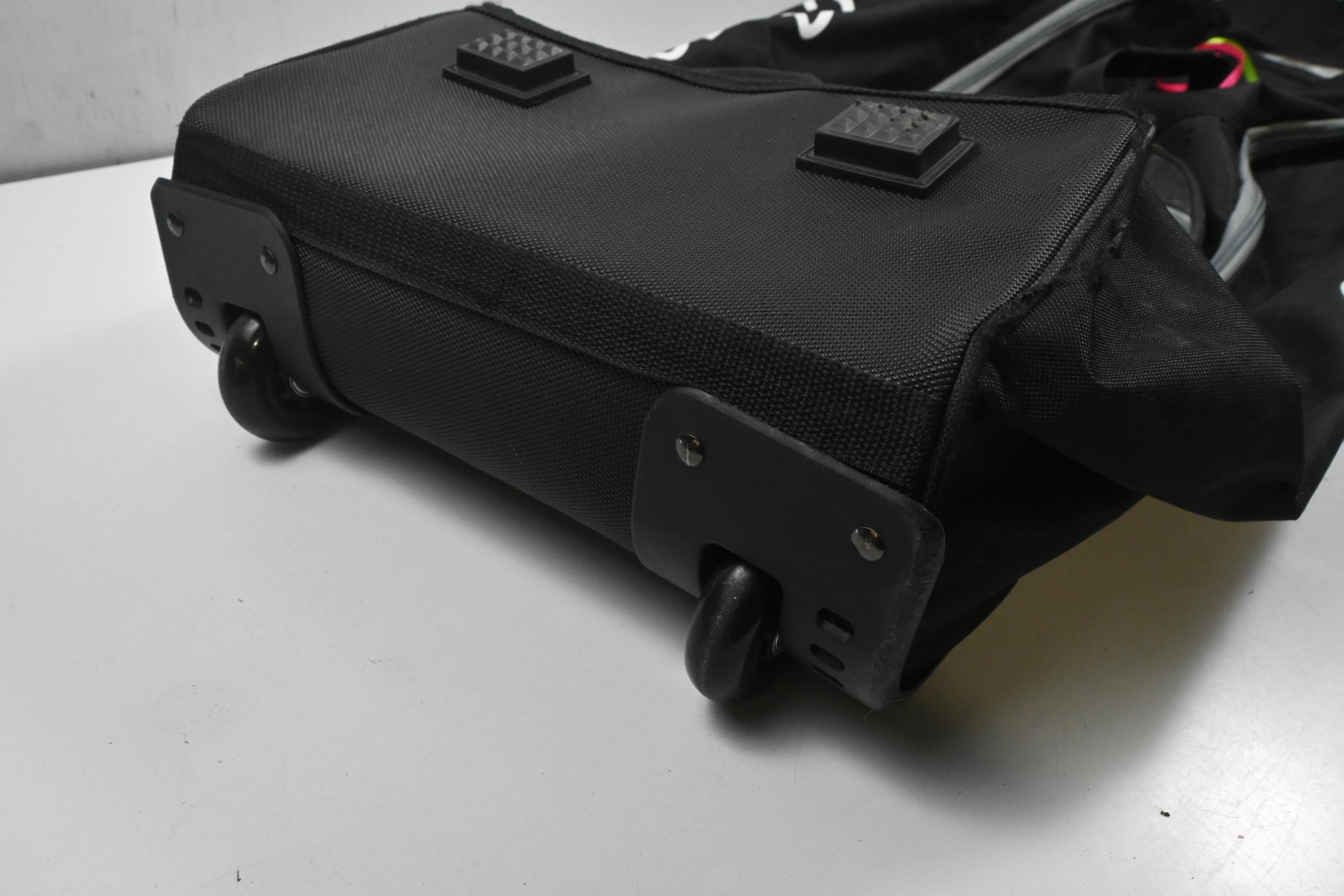 MacGregor Wheeled Travel Cover / Black & White