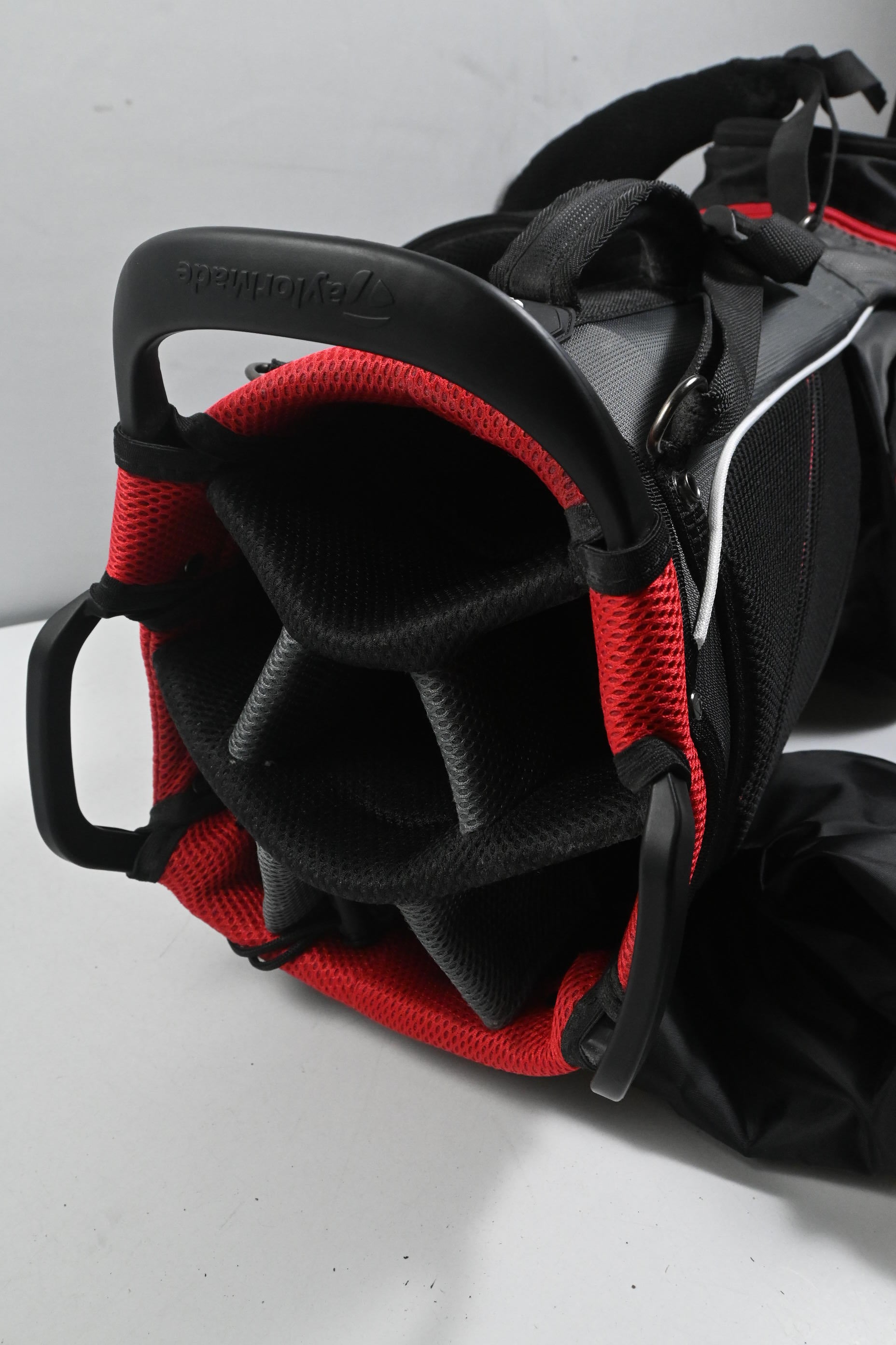 Taylormade Stand Bag / 7-Way Divider / Black & Red