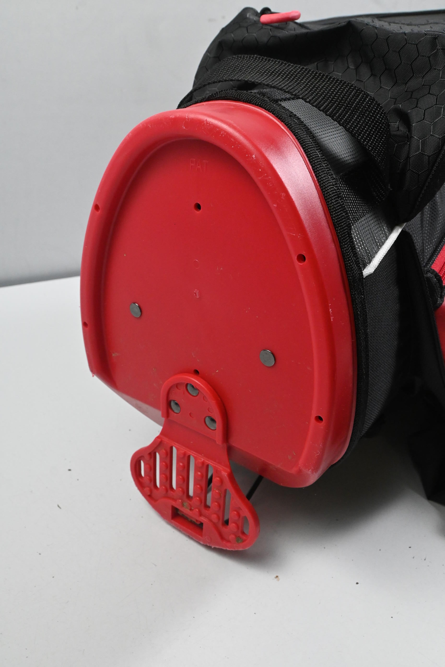 Taylormade Stand Bag / 7-Way Divider / Black & Red
