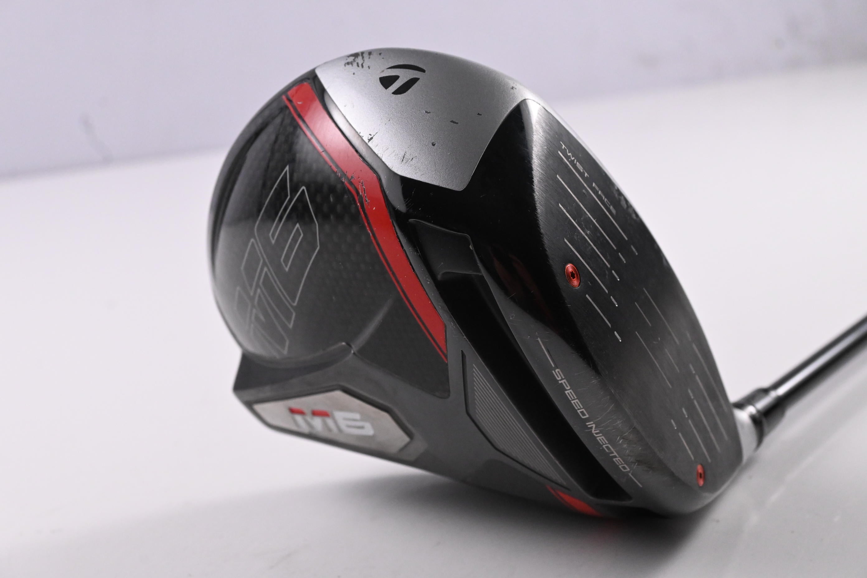 Taylormade M6 Driver / 10.5 Degree / Regular Flex Fujikura Atmos Orange 5 Shaft