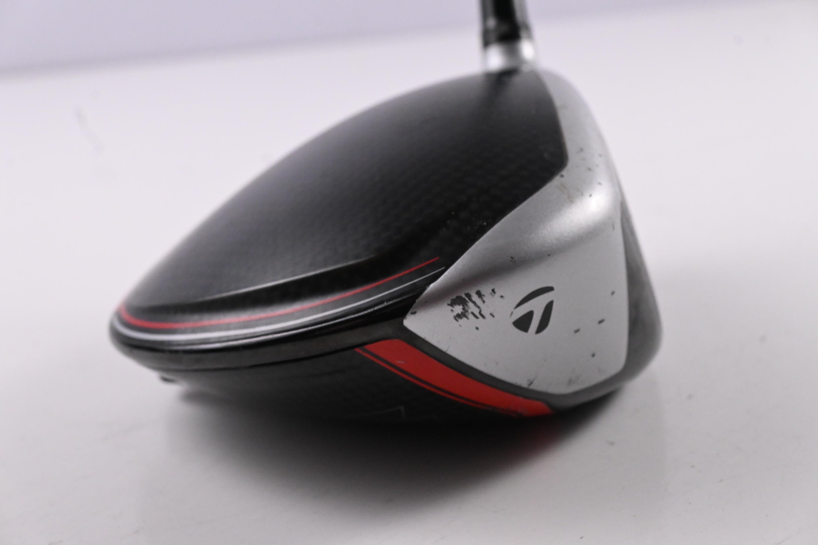 Taylormade M6 Driver / 10.5 Degree / Regular Flex Fujikura Atmos Orange 5 Shaft