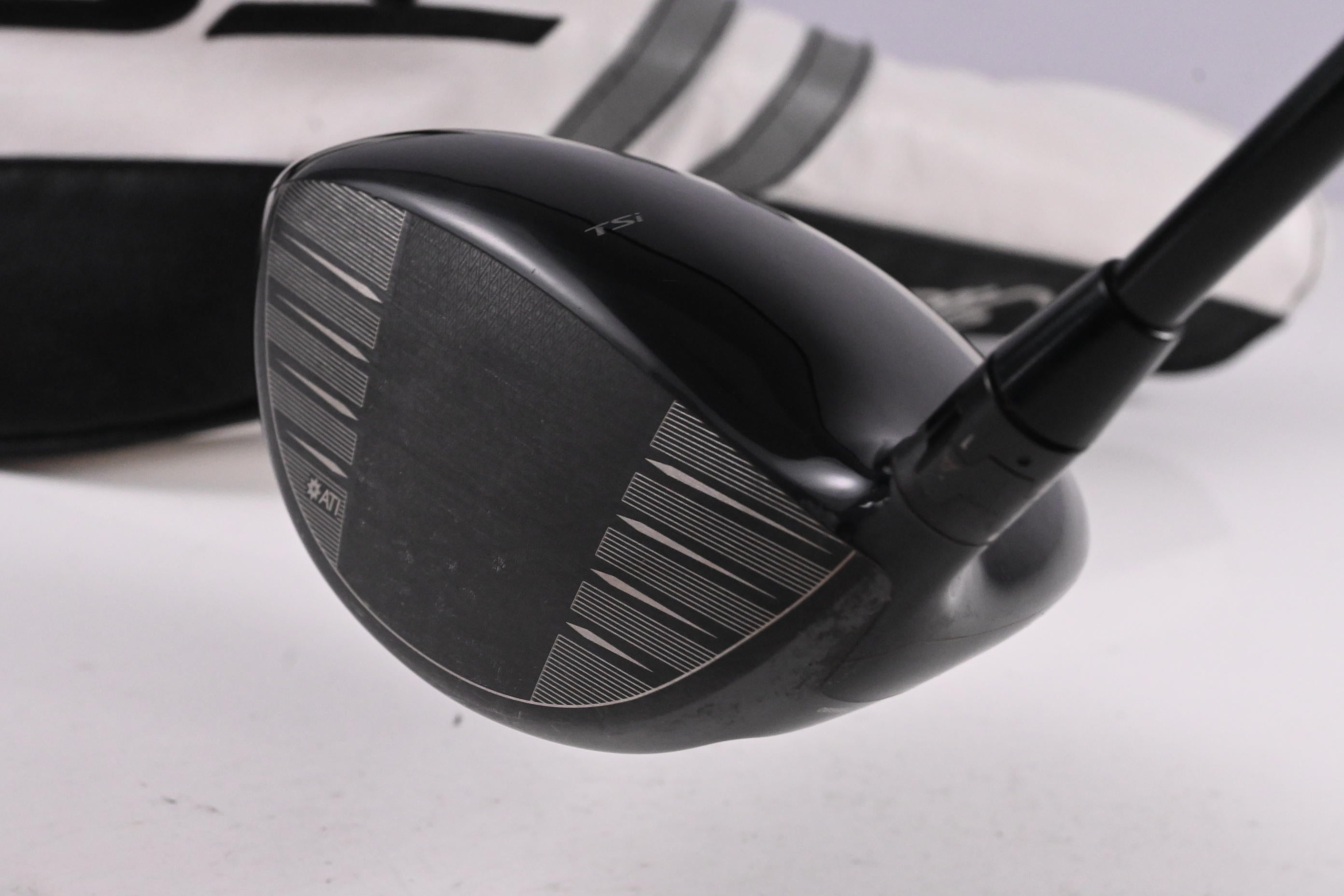 Titleist TSi2 Driver / 9 Degree / Regular Flex HZRDUS Smoke Black RDX 60 Shaft
