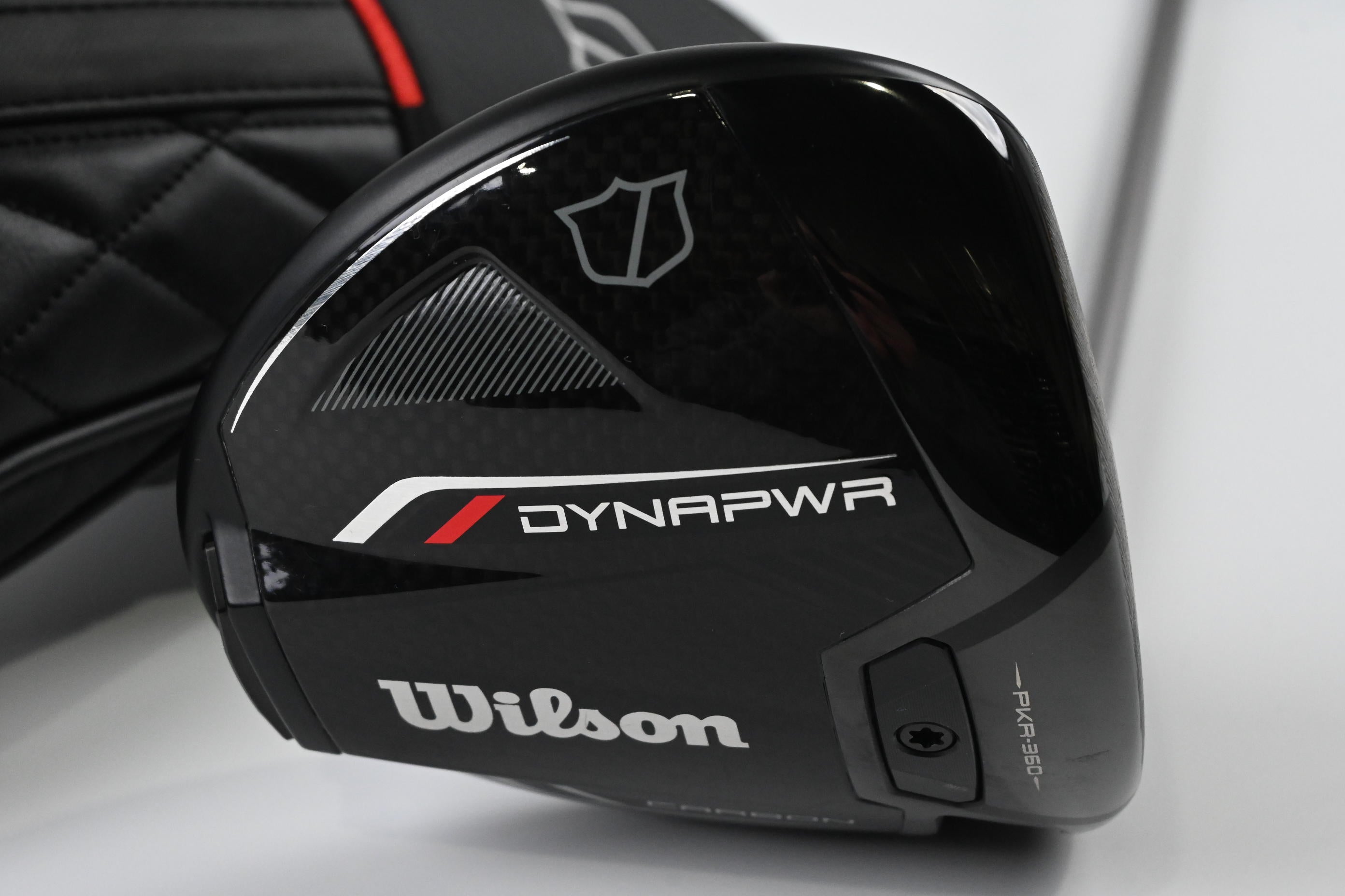 Wilson DYNAPWR 2025 Carbon Driver / 9 Degree / Seniors Flex UST Helium NCT 4