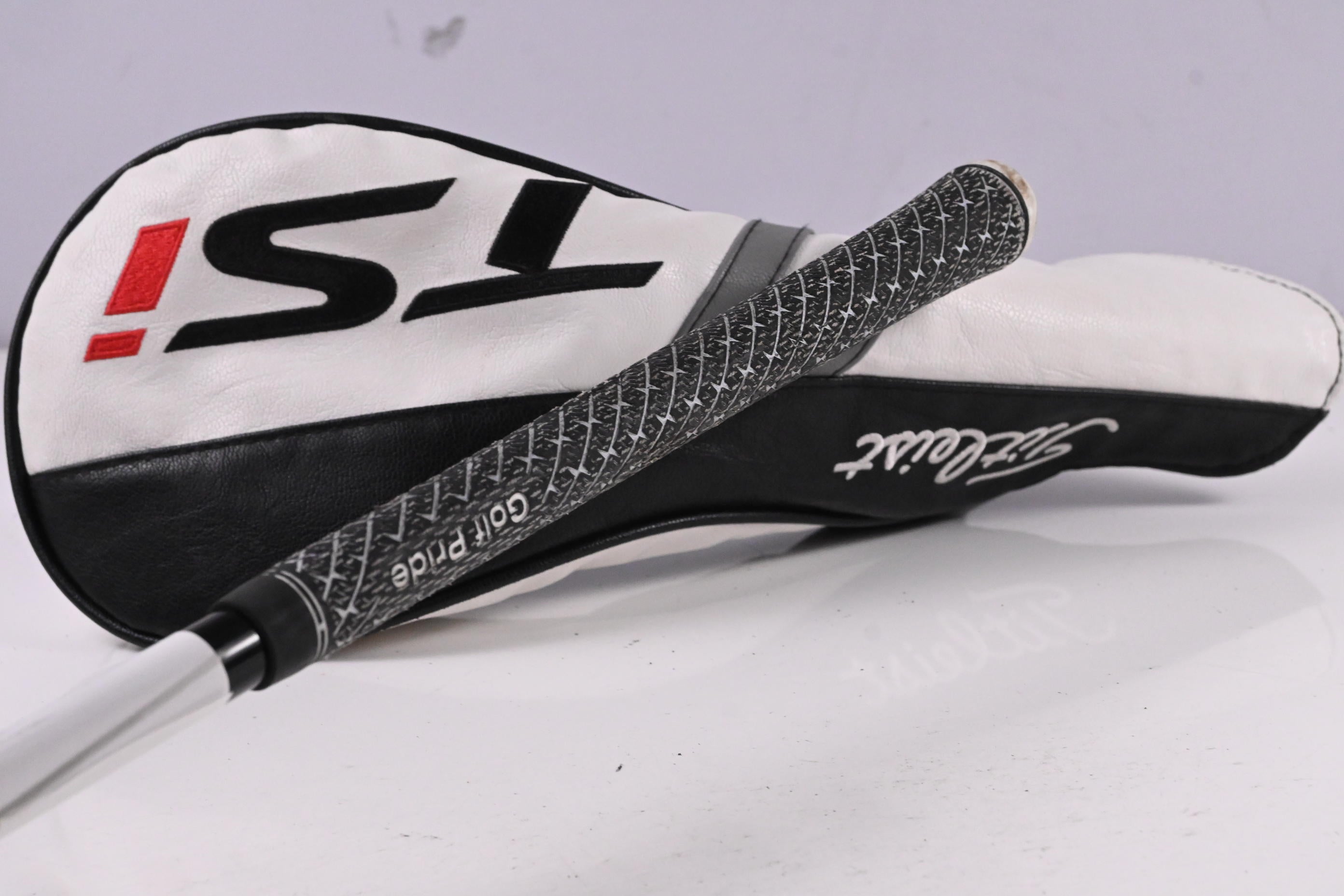 Titleist TSi2 Driver / 9 Degree / Regular Flex HZRDUS Smoke Black RDX 60 Shaft