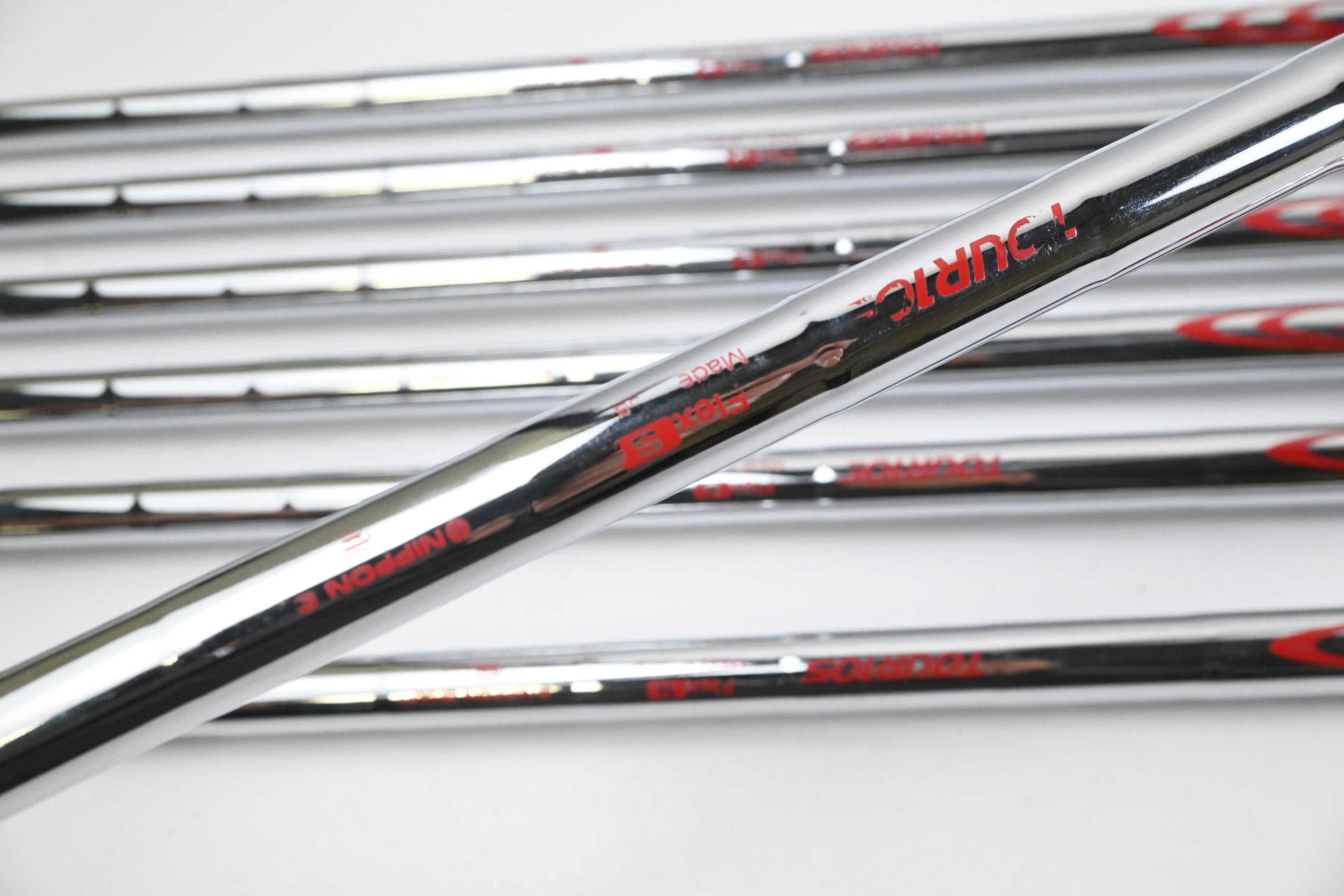 Taylormade Qi Irons / 4-PW / Stiff Flex N.S.Pro Modus3 Tour105 Shafts