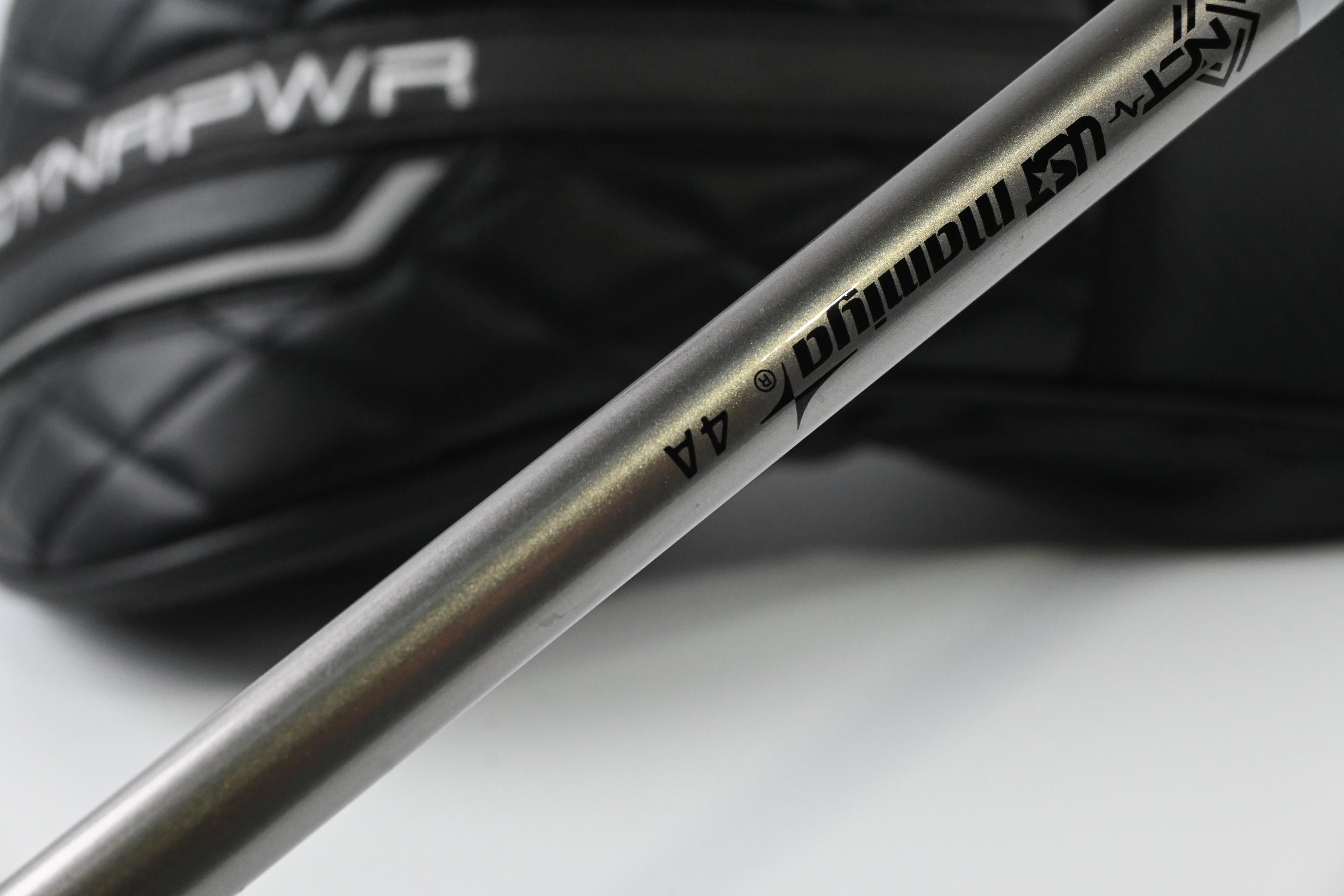 Wilson DYNAPWR 2025 Carbon Driver / 9 Degree / Seniors Flex UST Helium NCT 4