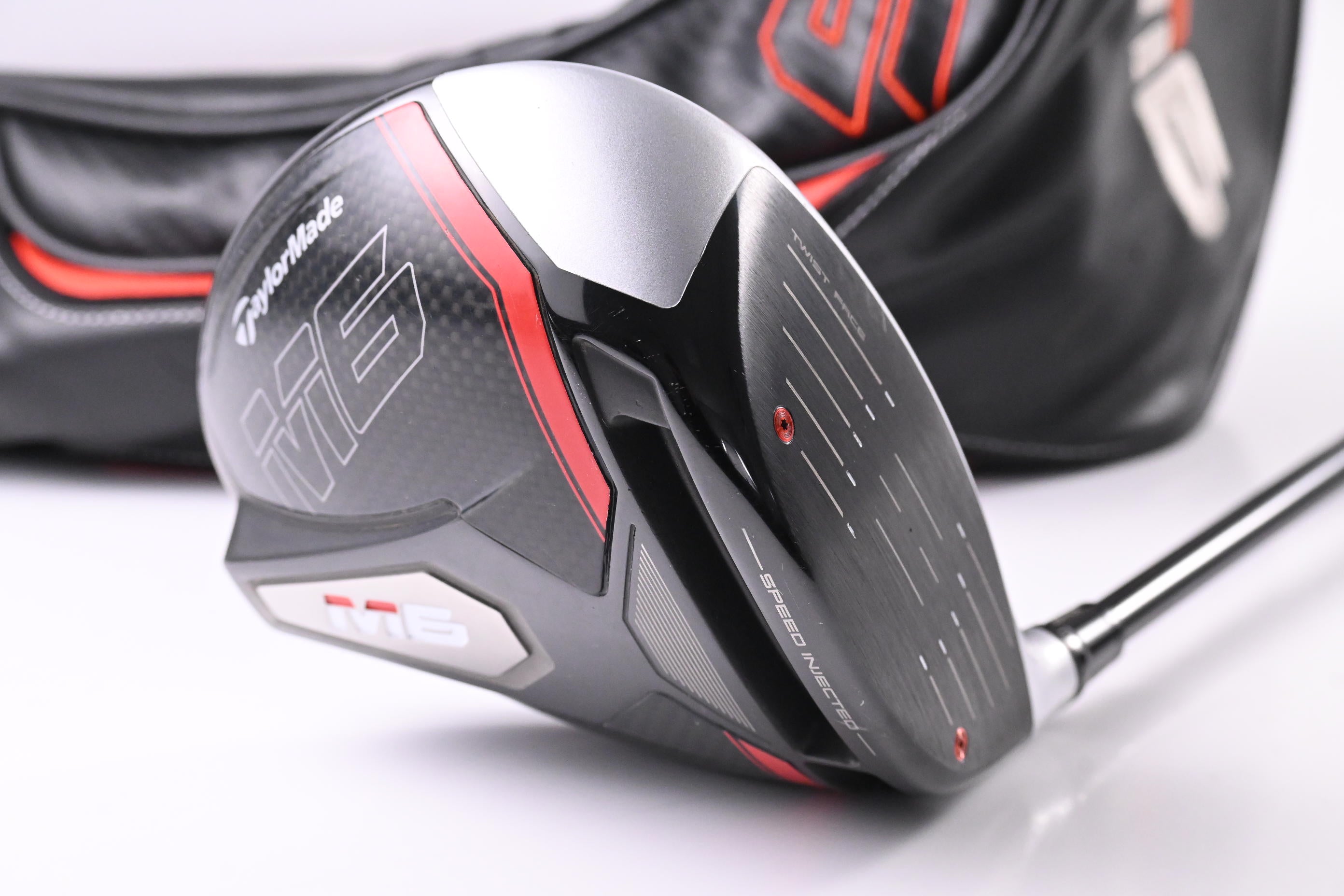 Taylormade M6 D-Type Driver / 10.5 Degree / Regular Flex Fujikura Atmos Black 6