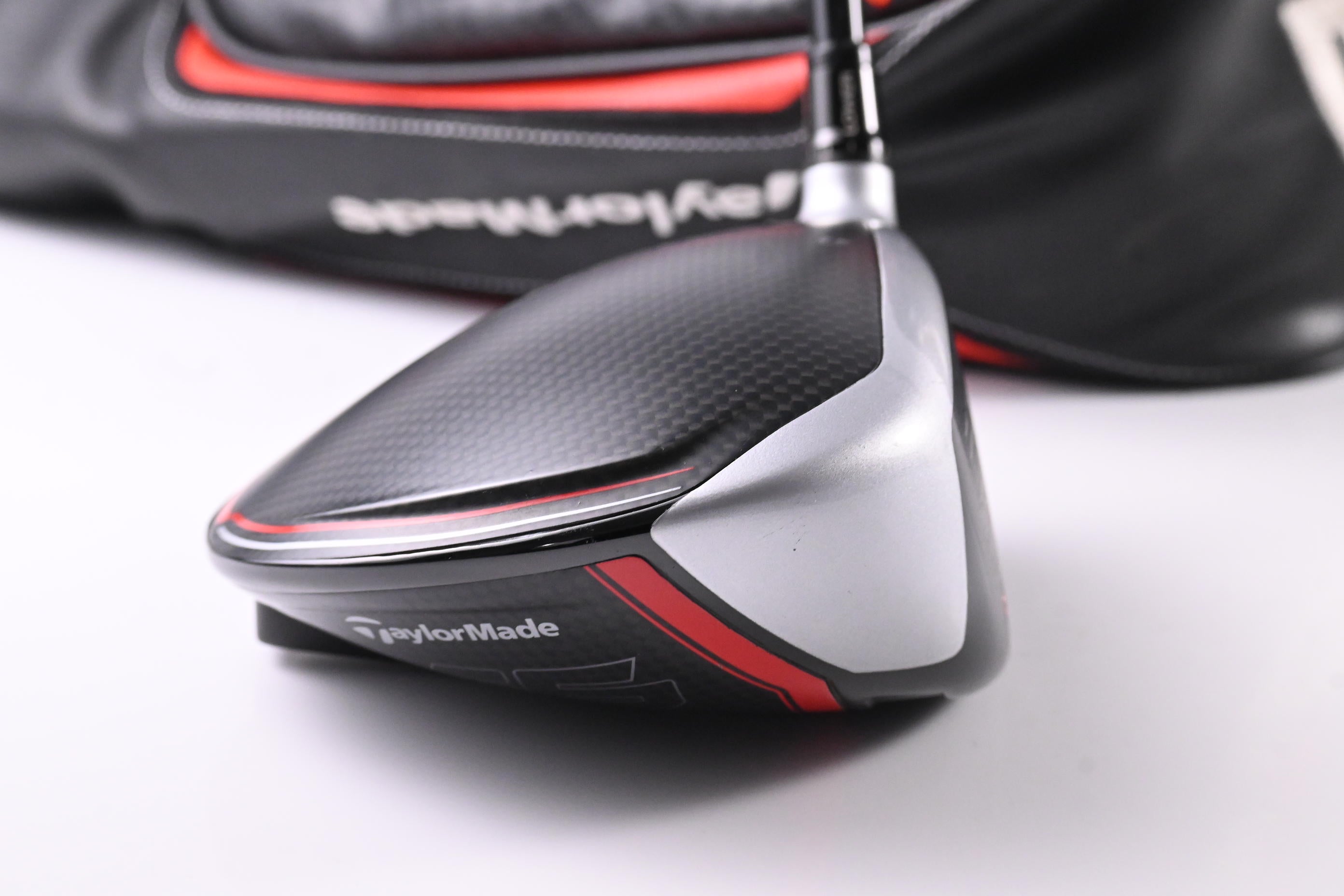 Taylormade M6 D-Type Driver / 10.5 Degree / Regular Flex Fujikura Atmos Black 6