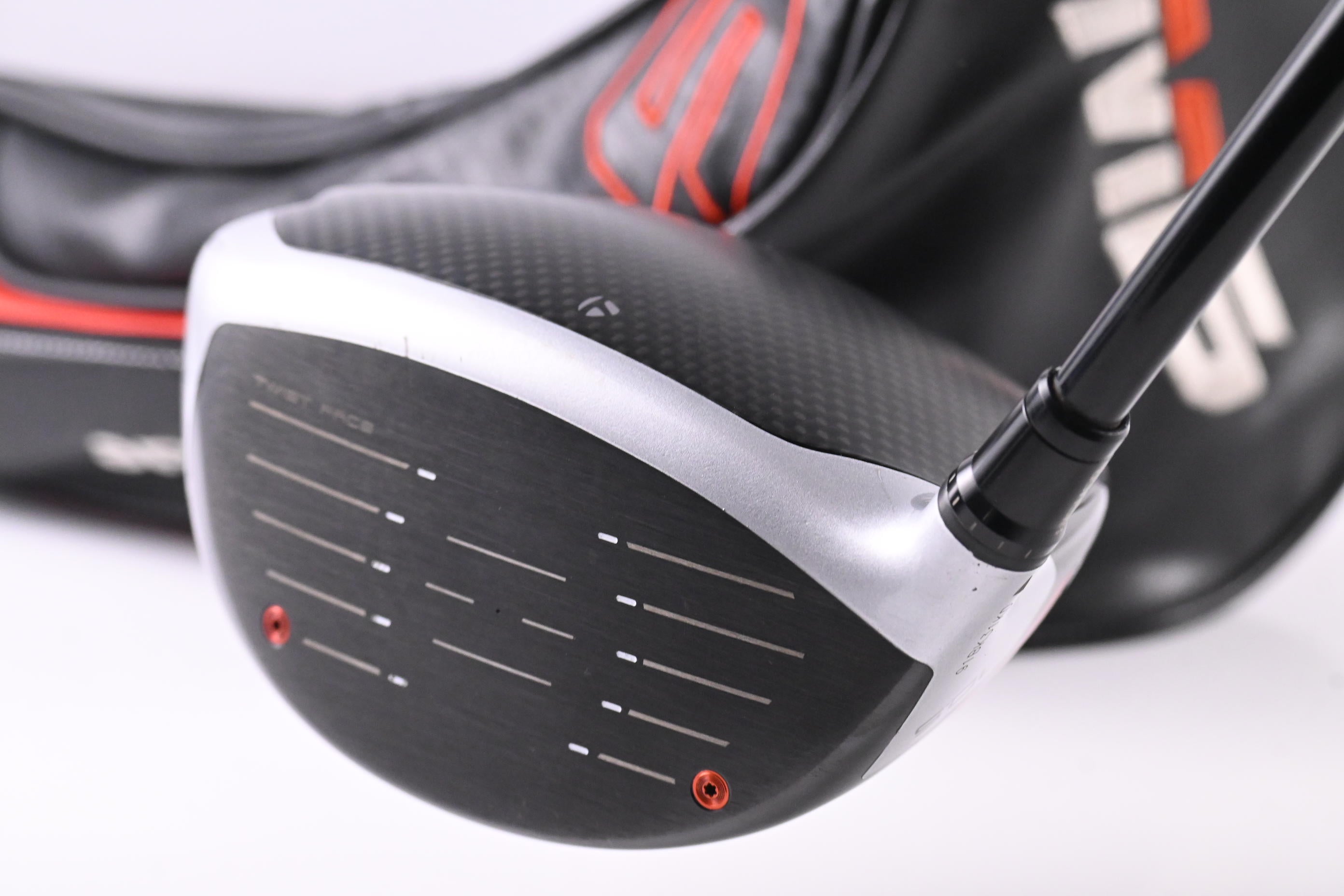 Taylormade M6 D-Type Driver / 10.5 Degree / Regular Flex Fujikura Atmos Black 6